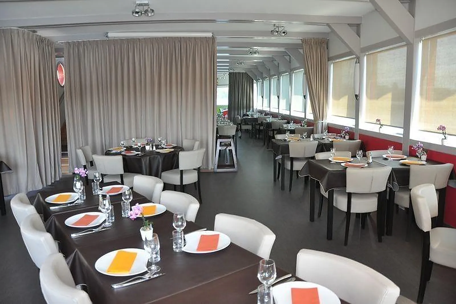 Lieux événementiels, BATEAU LAVOIR