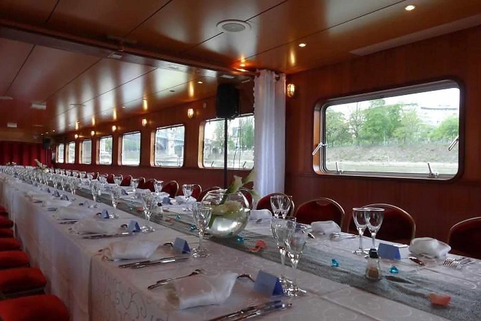 Lieux événementiels, BATEAU LE LOCEYNIUS