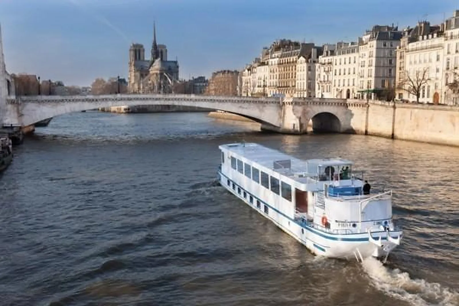 Lieux événementiels, BATEAU LE LOCEYNIUS