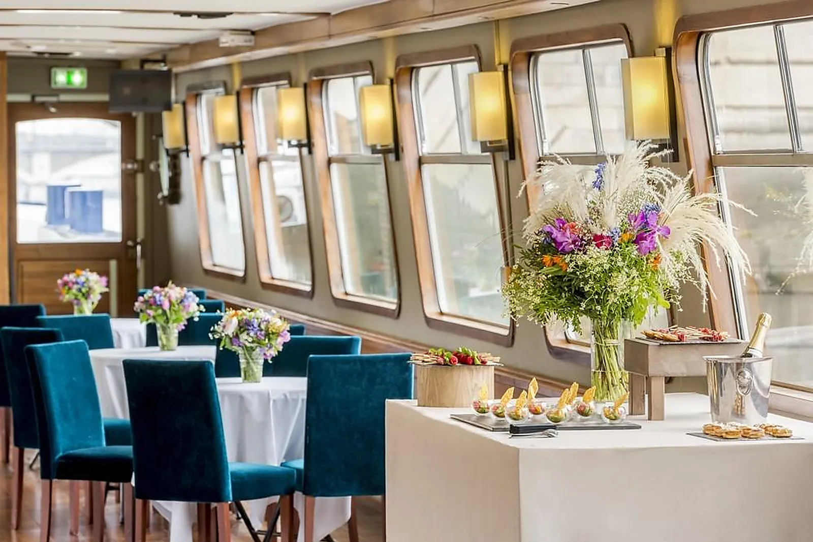 Lieux événementiels, BATEAU MELODY BLUES