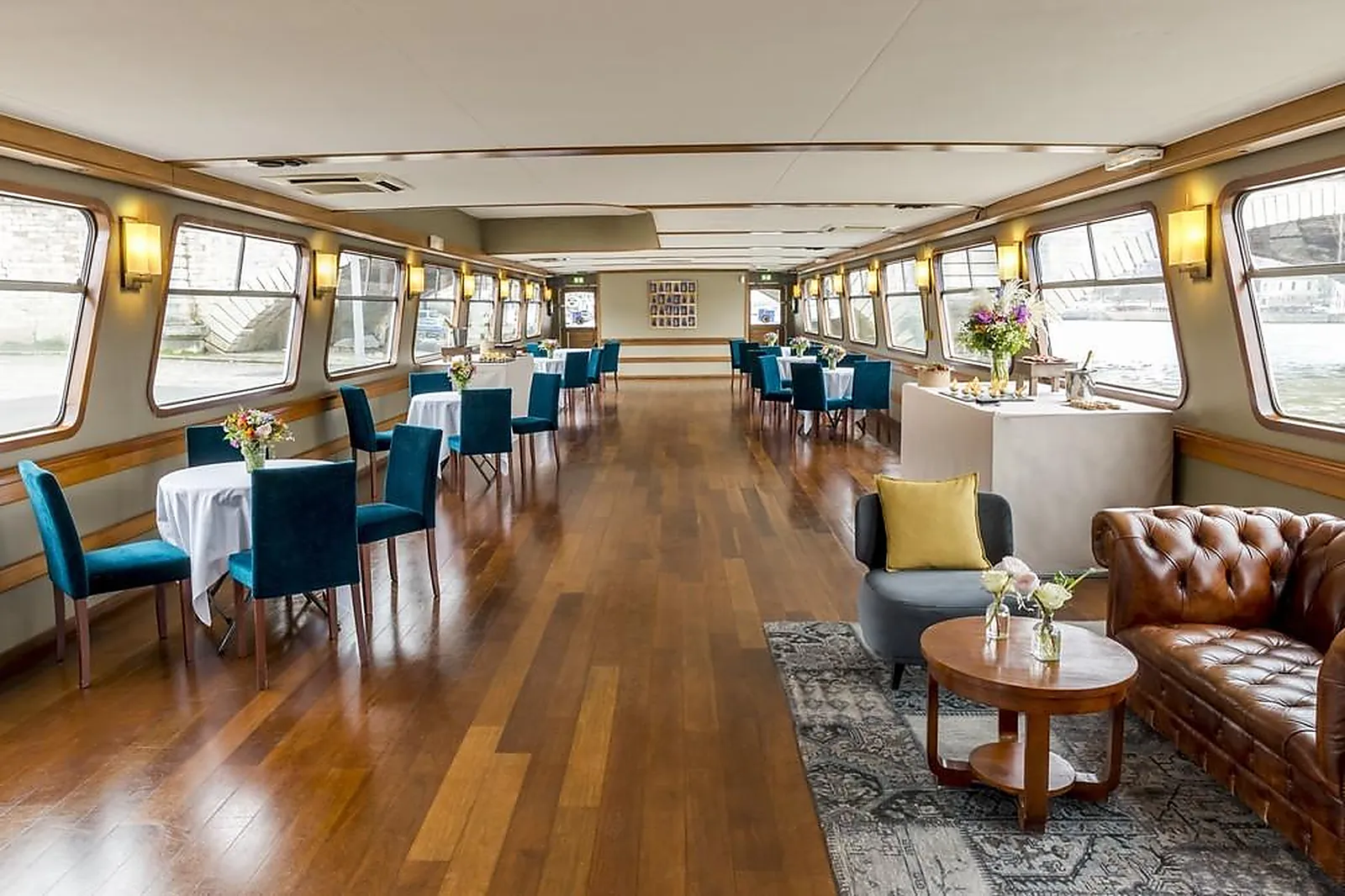 Lieux événementiels, BATEAU MELODY BLUES