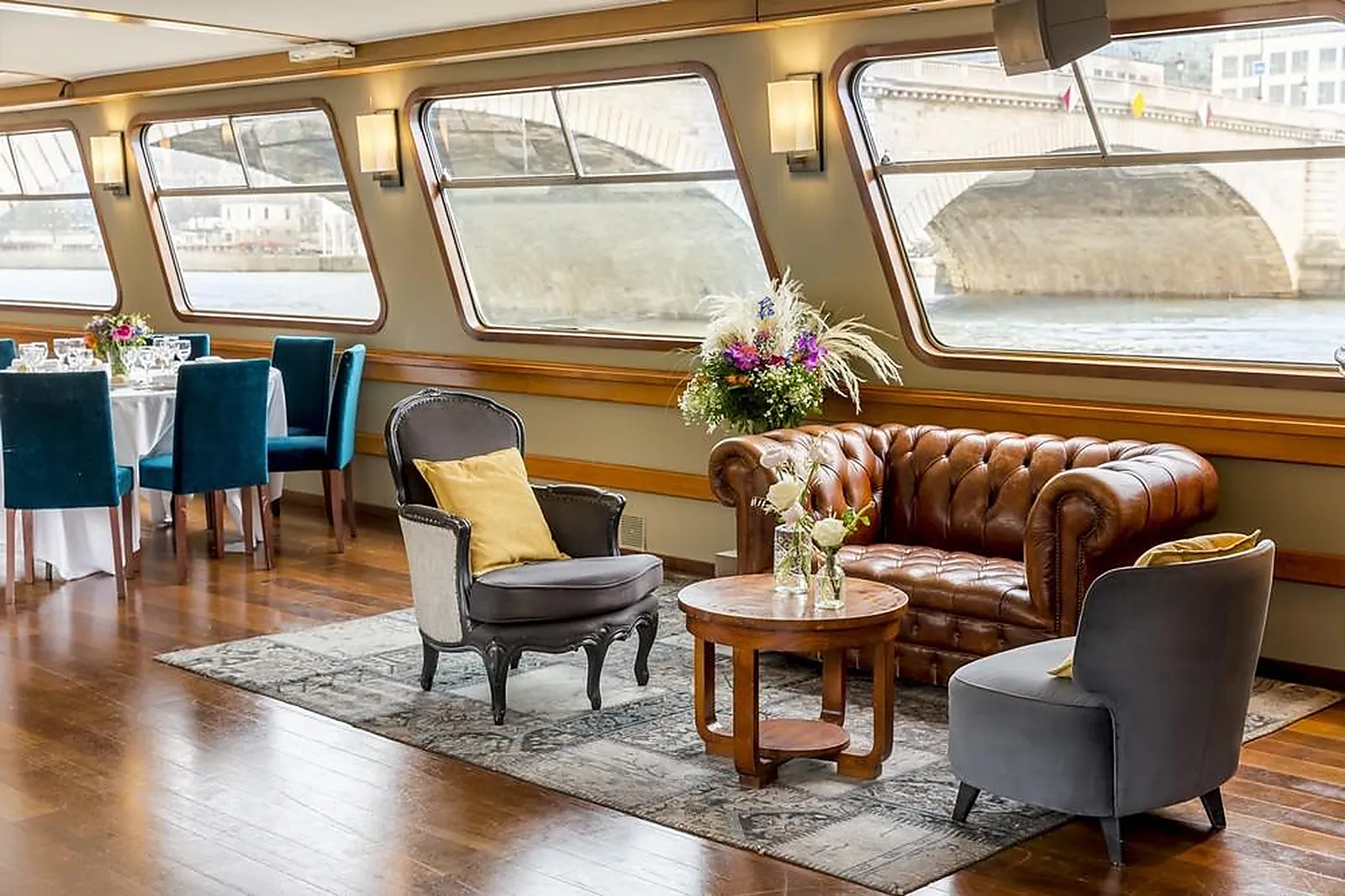 Lieux événementiels, BATEAU MELODY BLUES