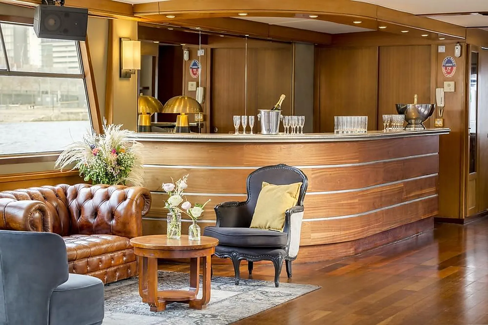 Lieux événementiels, BATEAU MELODY BLUES