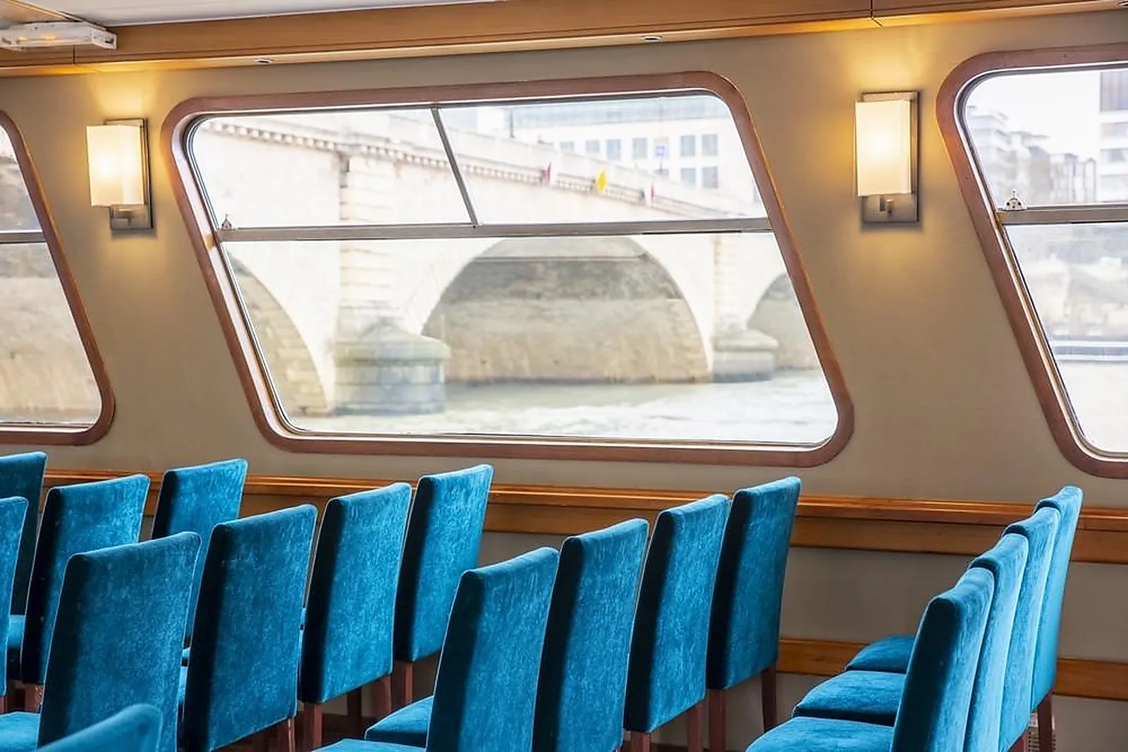 Lieux événementiels, BATEAU MELODY BLUES