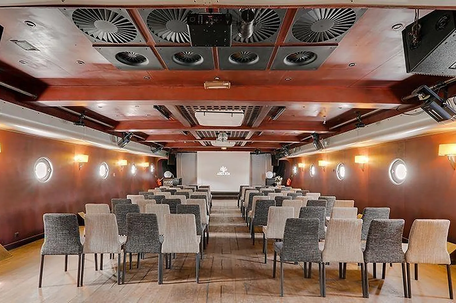 Lieux événementiels, BATEAU NIX NOX