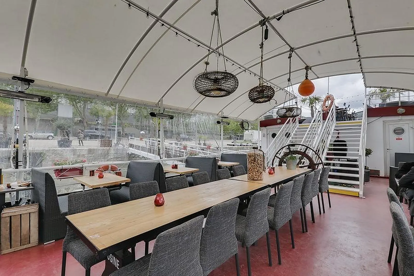 Lieux événementiels, BATEAU NIX NOX