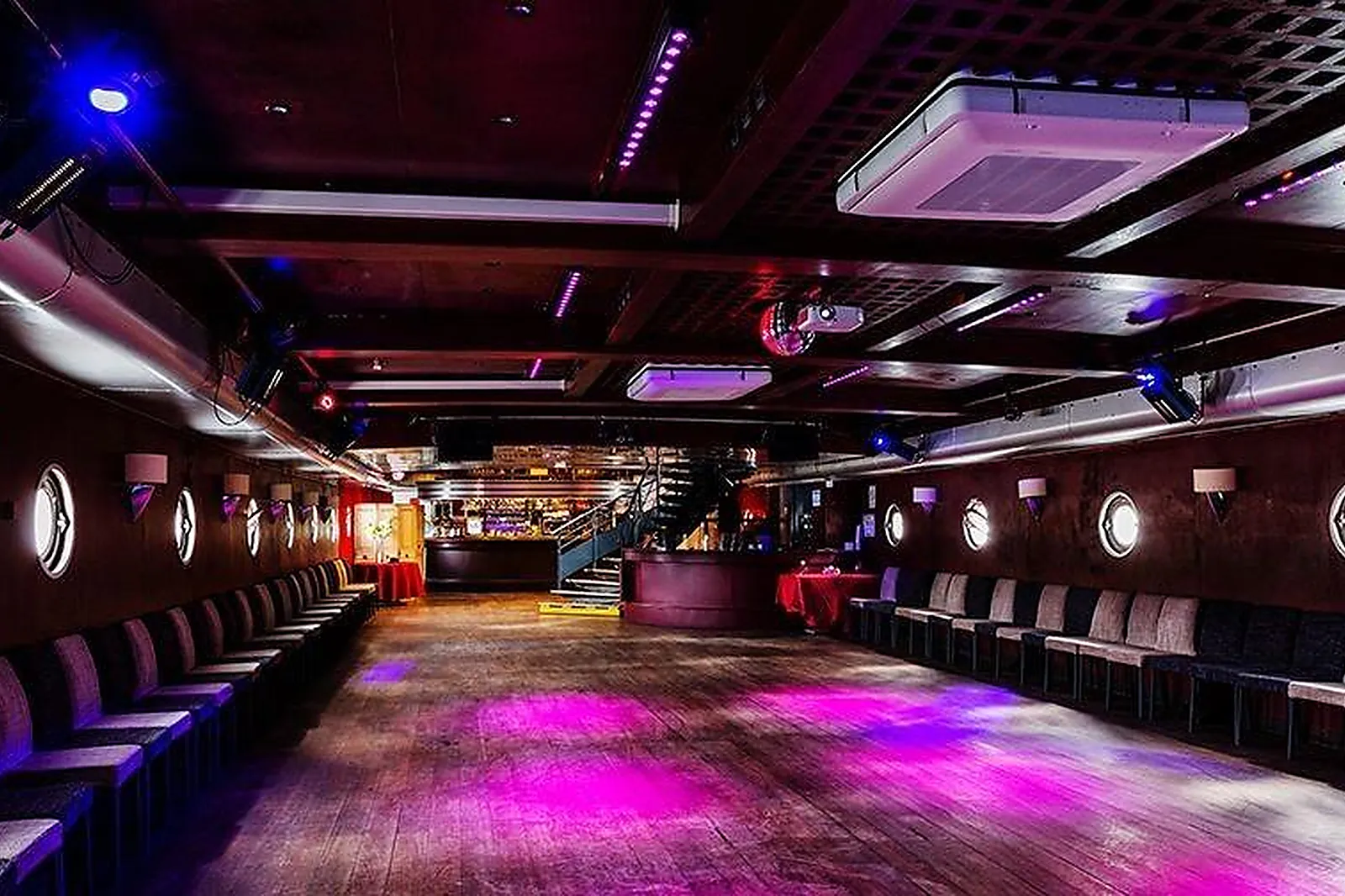 Lieux événementiels, BATEAU NIX NOX