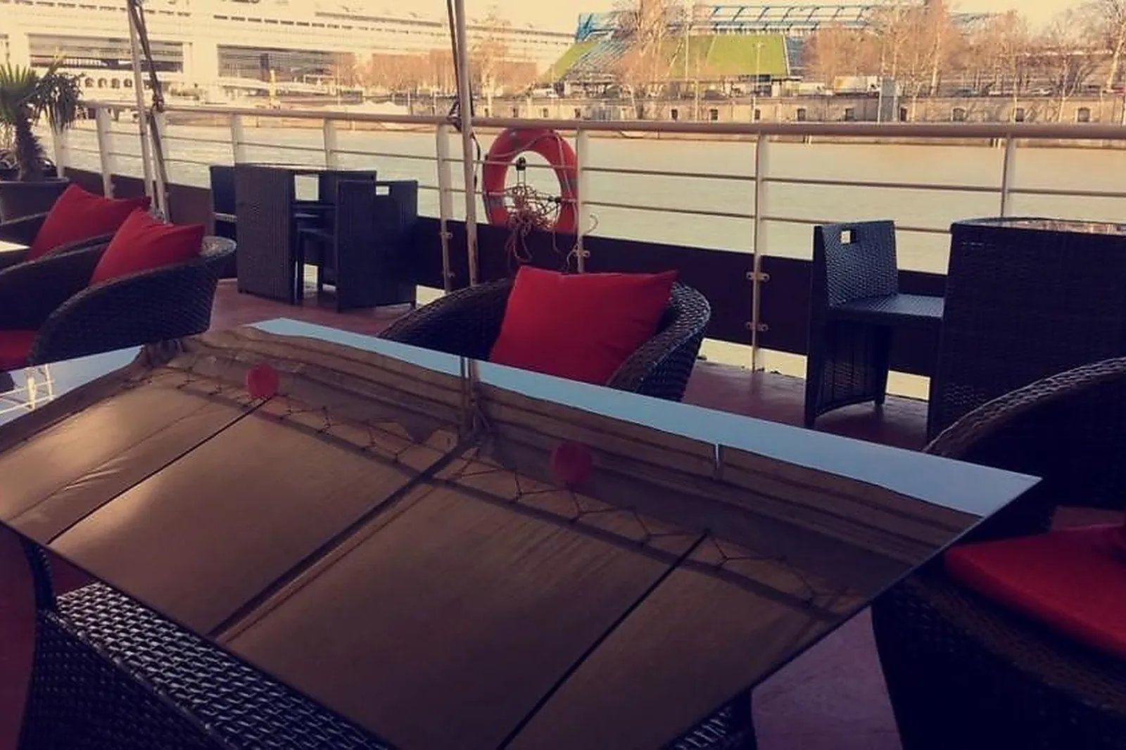 Lieux événementiels, BATEAU NIX NOX