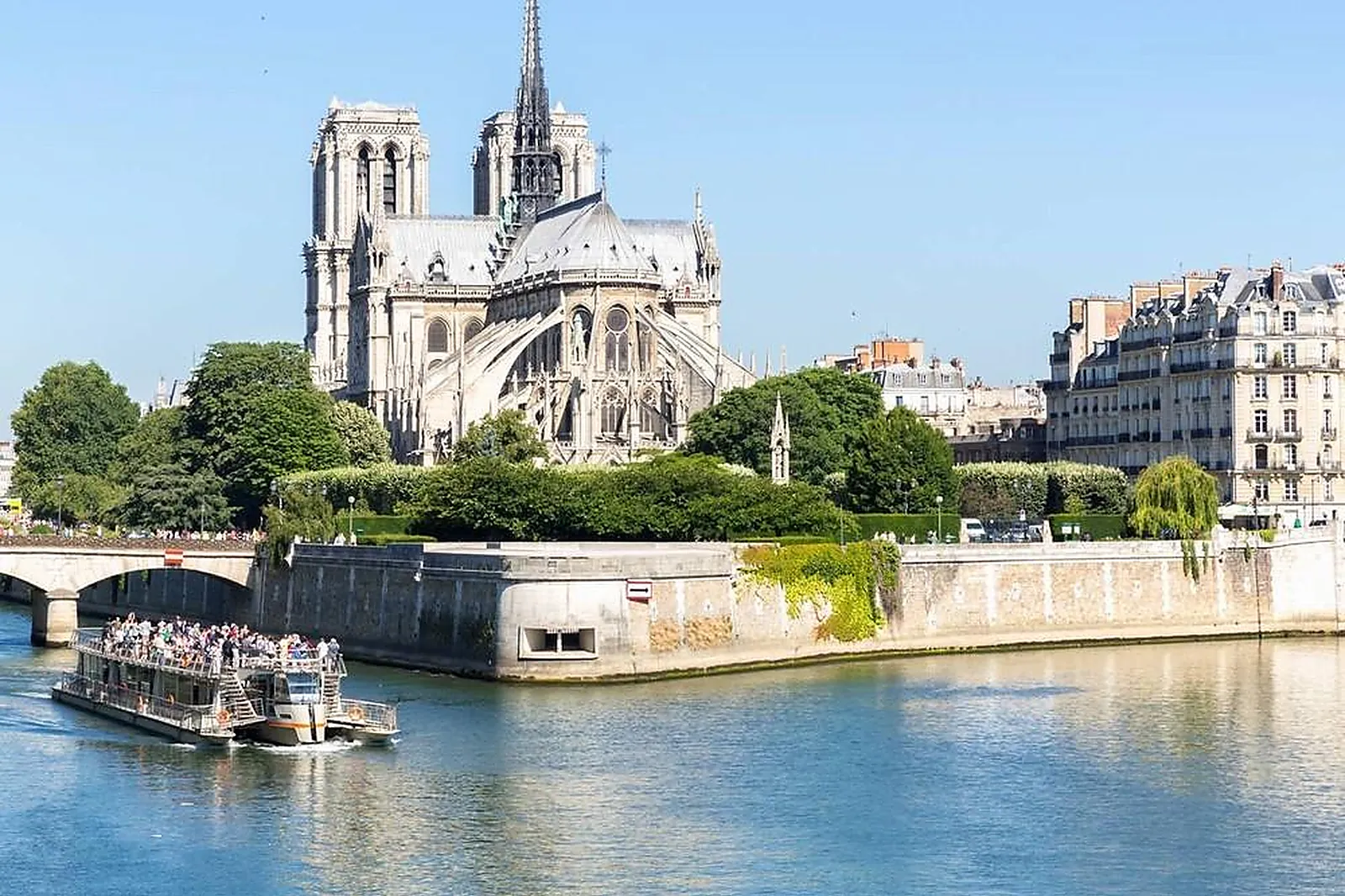 Lieux événementiels, BATEAUX PARISIENS