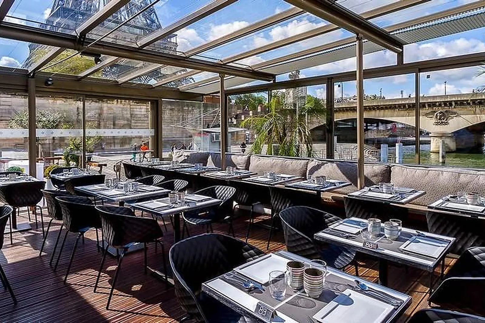 Lieux événementiels, BATEAUX PARISIENS