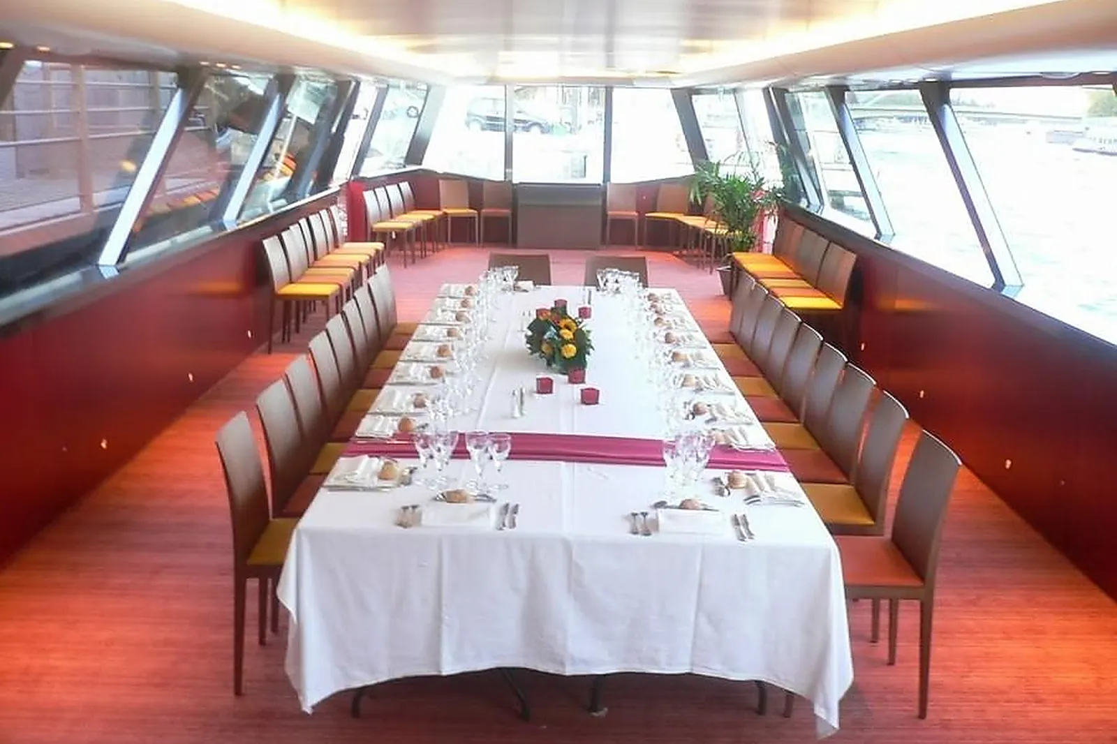 Lieux événementiels, BATEAUX PRIVATISÉS PARIS