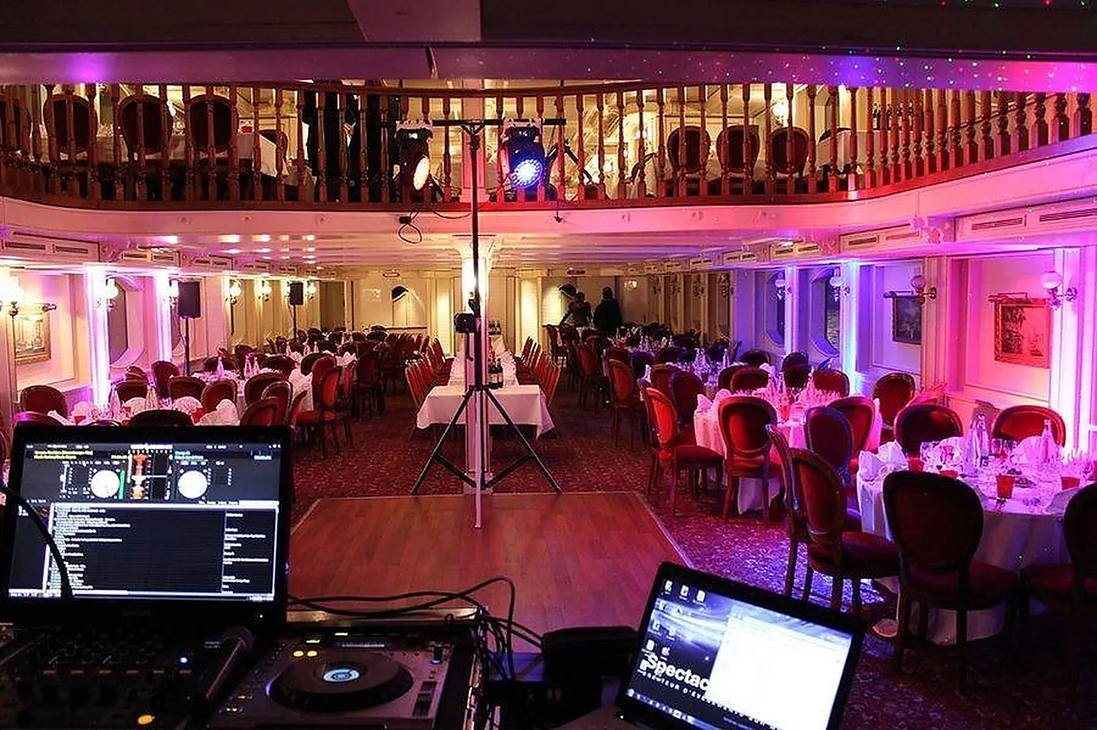 Lieux événementiels, BATEAUX DE PARIS - LOUISIANE BELLE