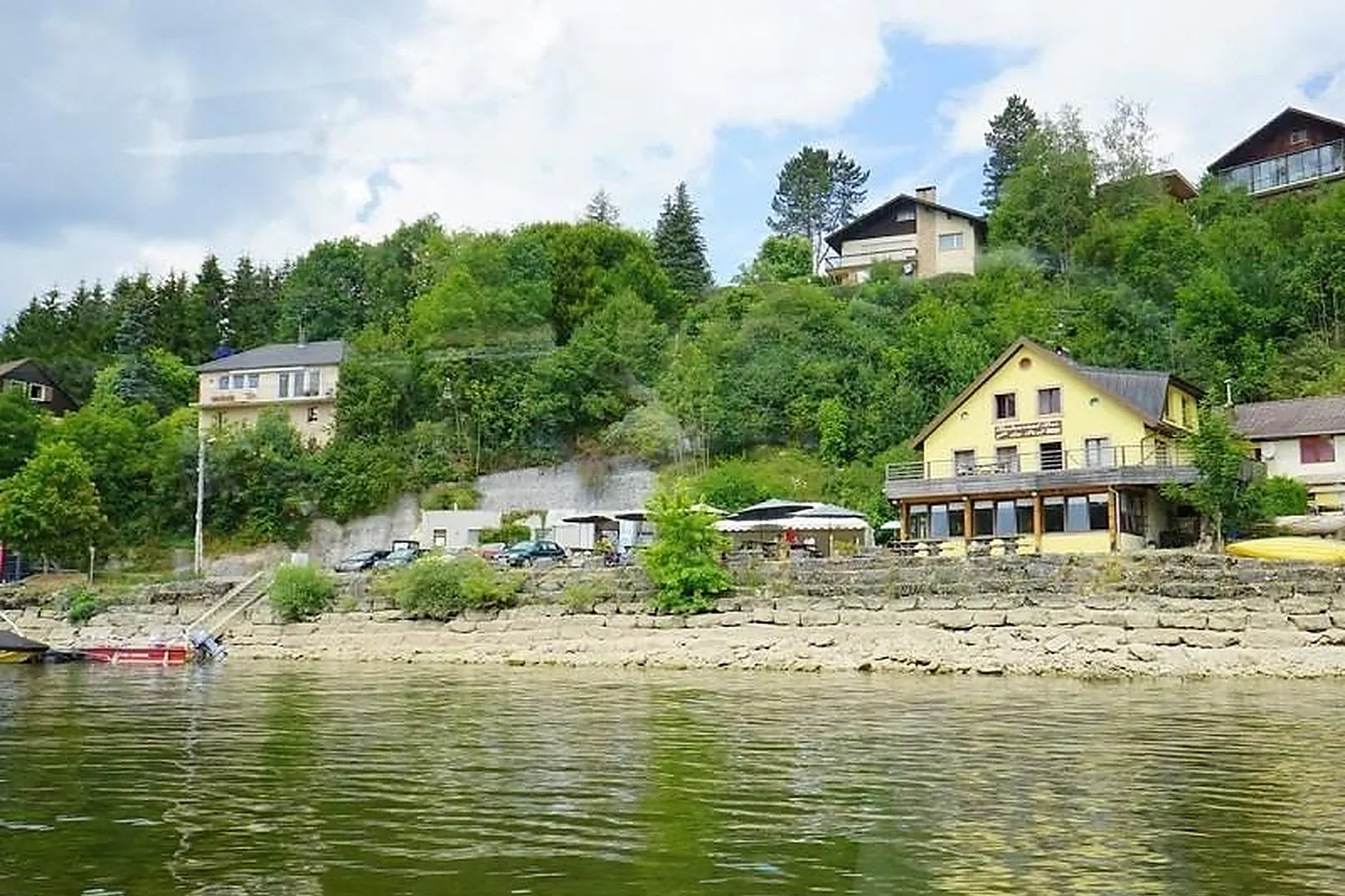 Lieux événementiels, BATEAUX DU SAUT DU DOUBS