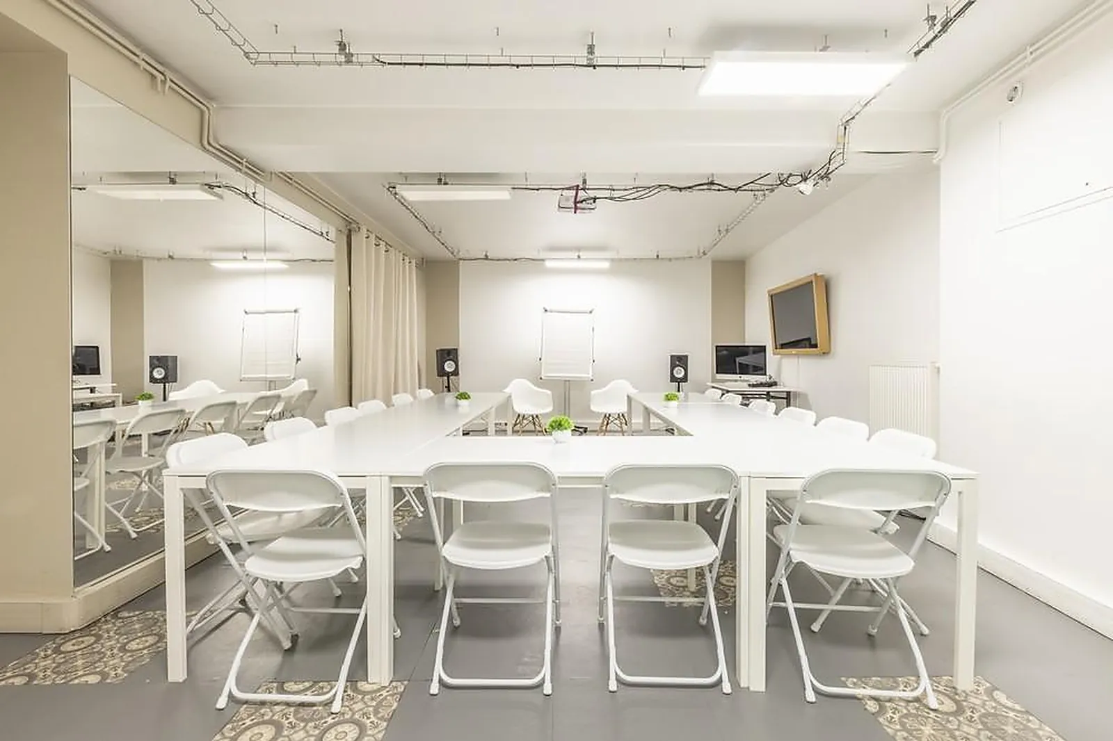 Lieux événementiels, BE-SPACES