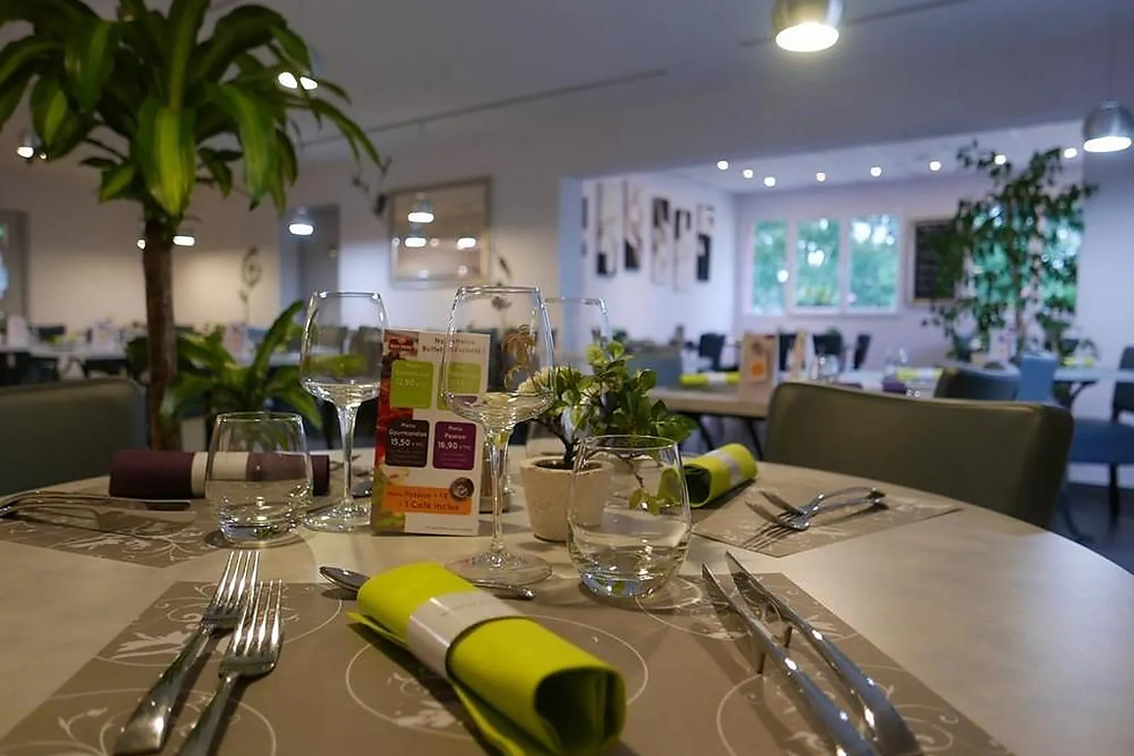 Lieux événementiels, BEST HOTEL LYON SAINT-PRIEST