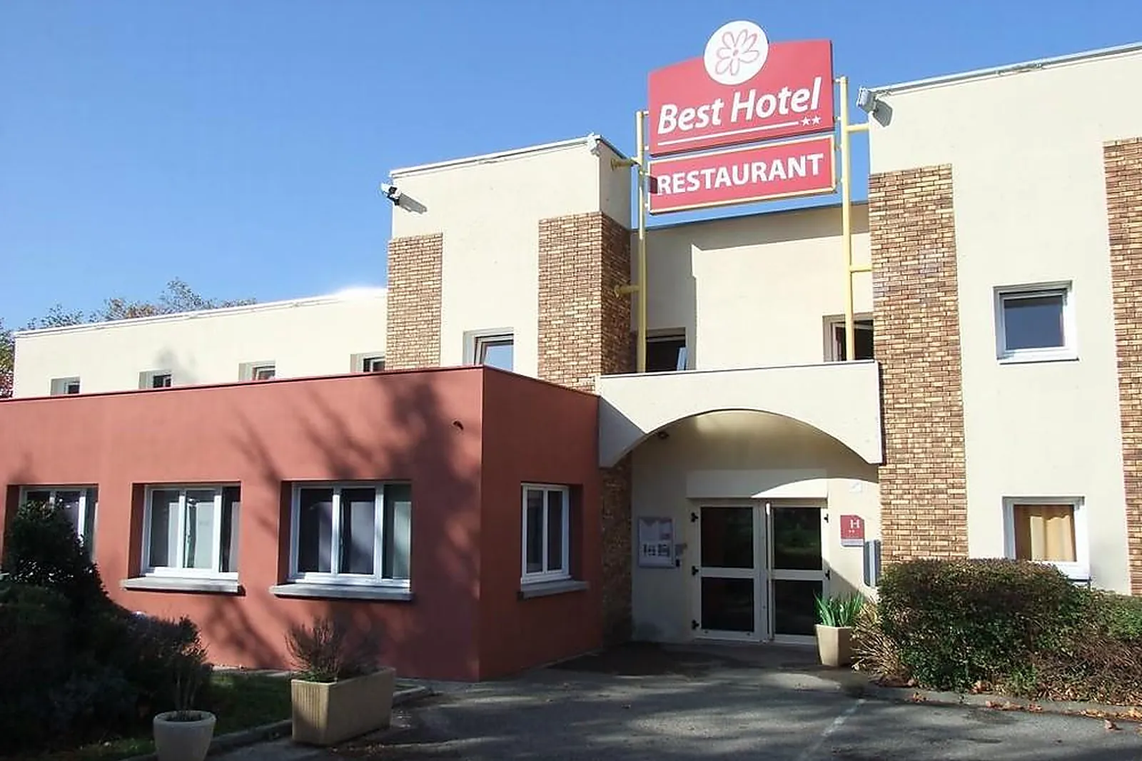 Lieux événementiels, BEST HOTEL LYON SAINT-PRIEST