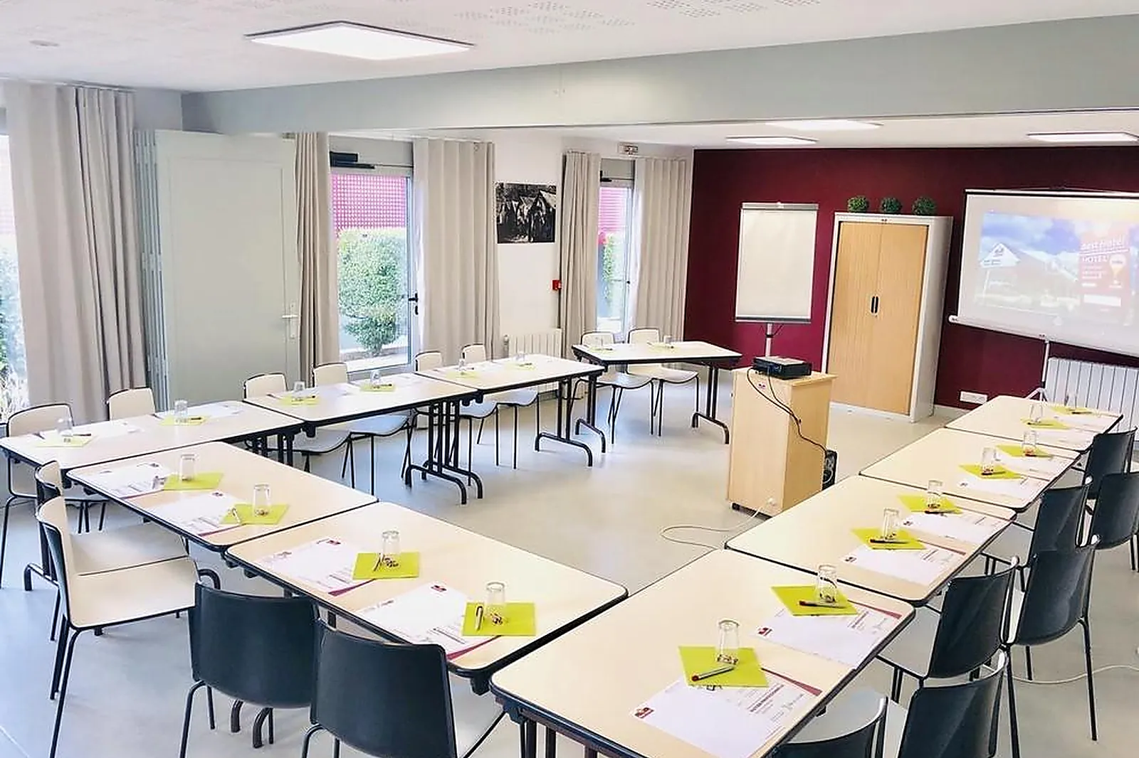 Lieux événementiels, BEST HÔTEL MAYENNE