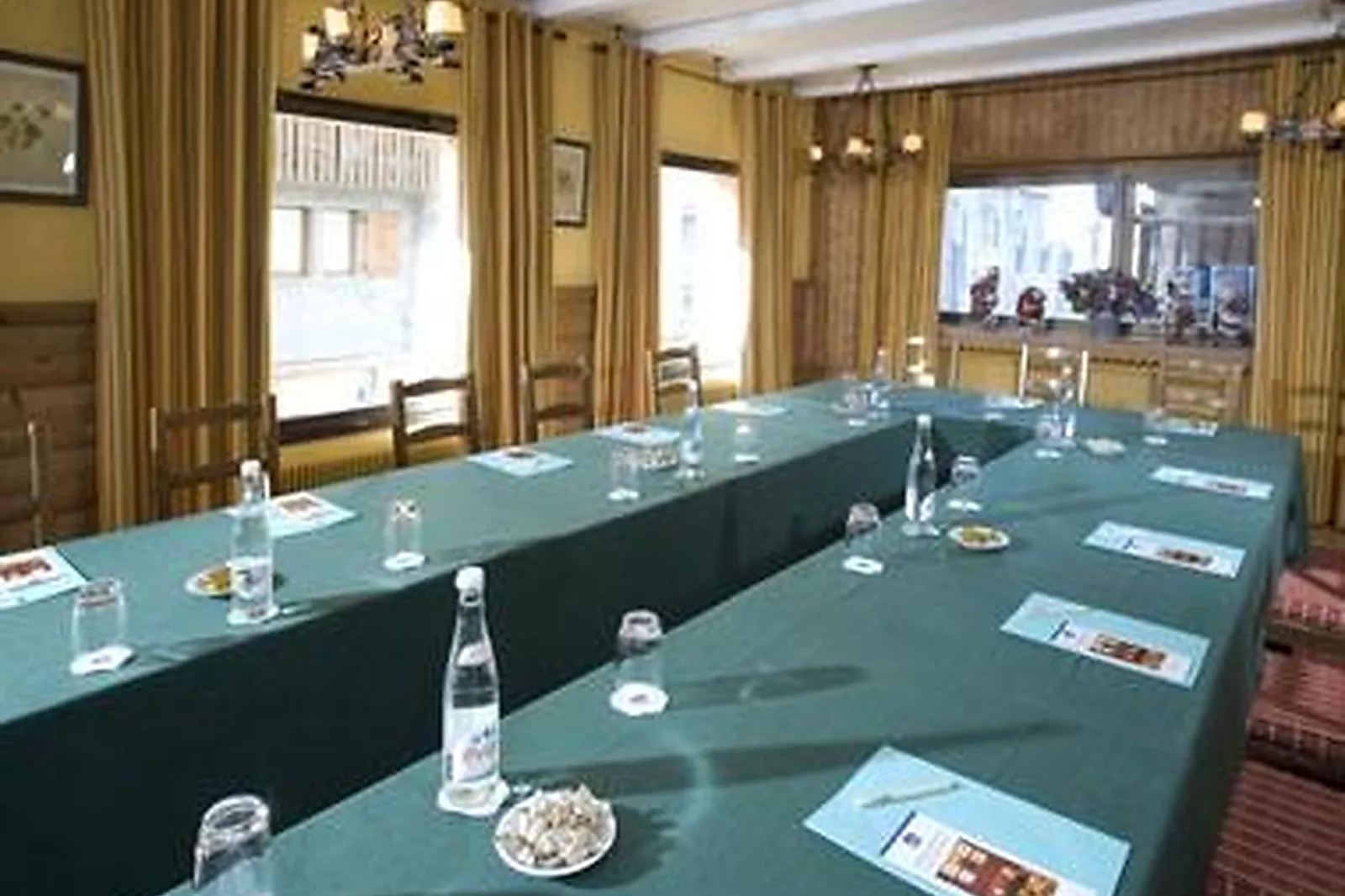 Lieux événementiels, BEST WESTERN CHALET LES SAYTELS