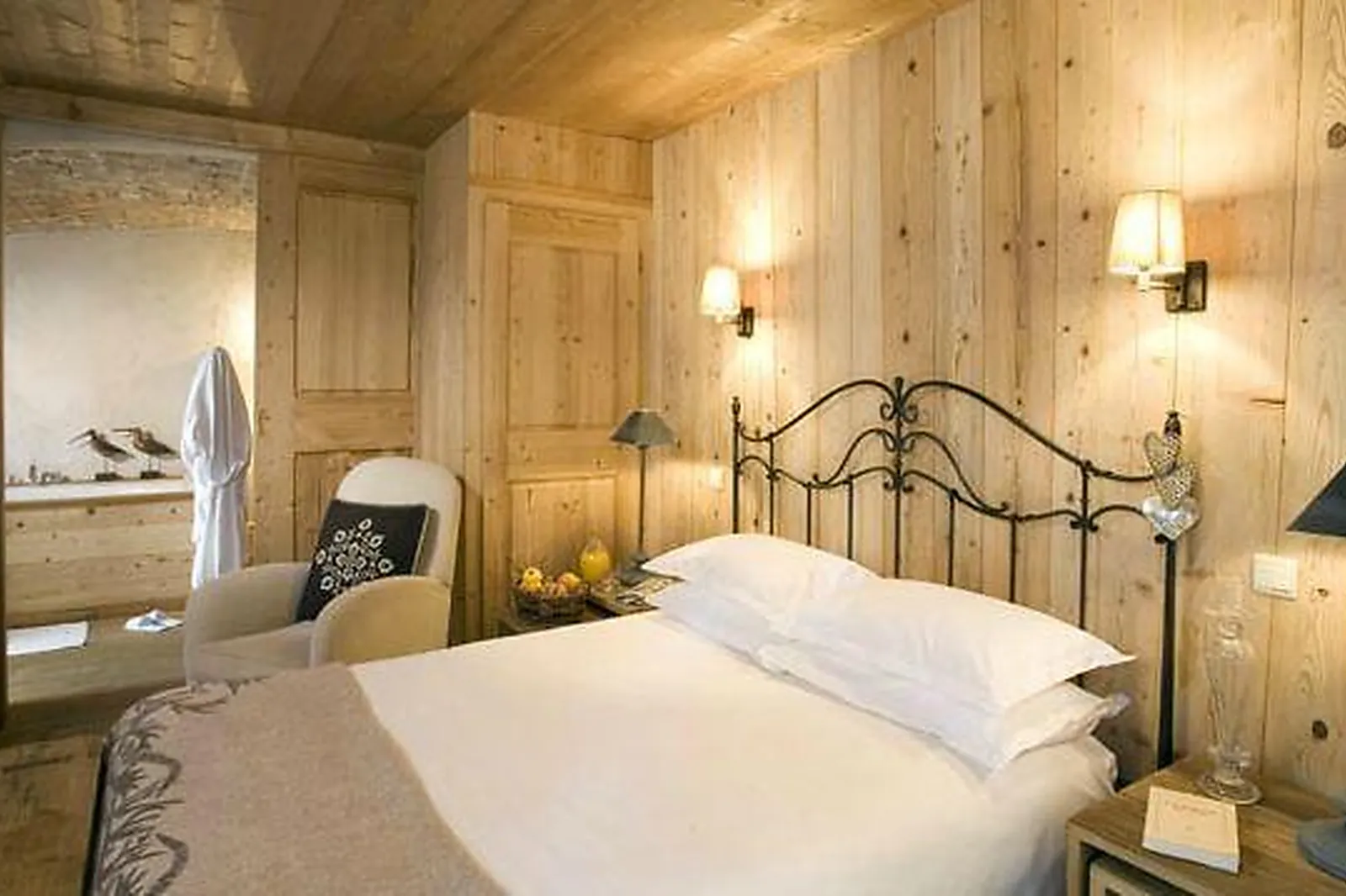 Lieux événementiels, BEST WESTERN CHALET LES SAYTELS