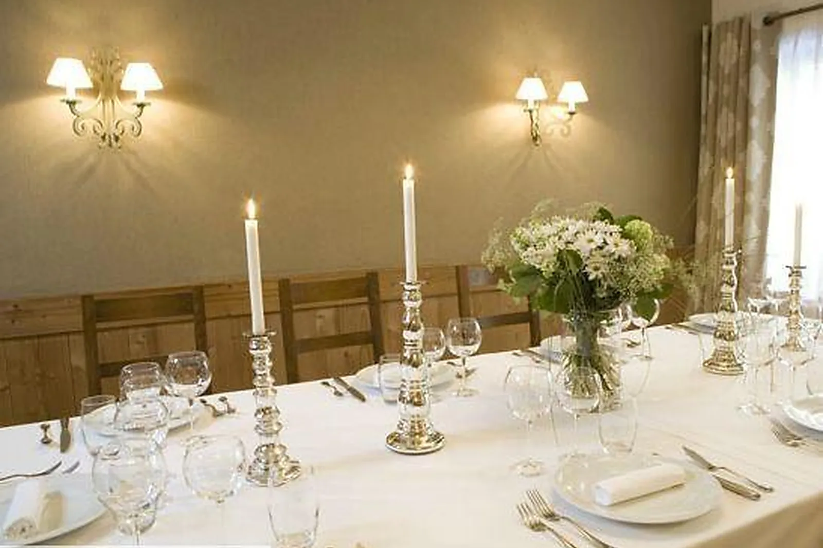 Lieux événementiels, BEST WESTERN CHALET LES SAYTELS