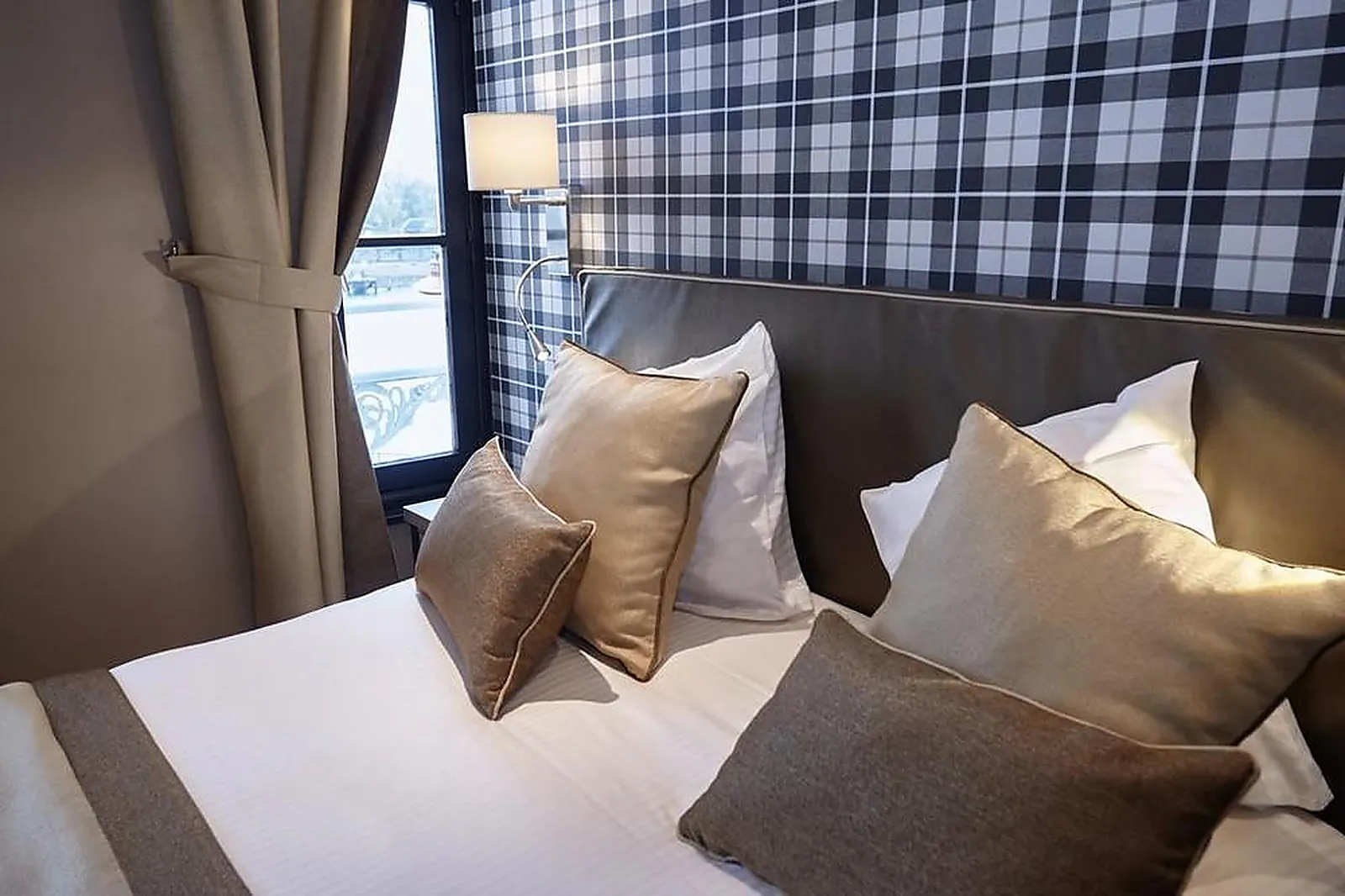 Lieux événementiels, BEST WESTERN HOTEL LE CHEVAL BLANC