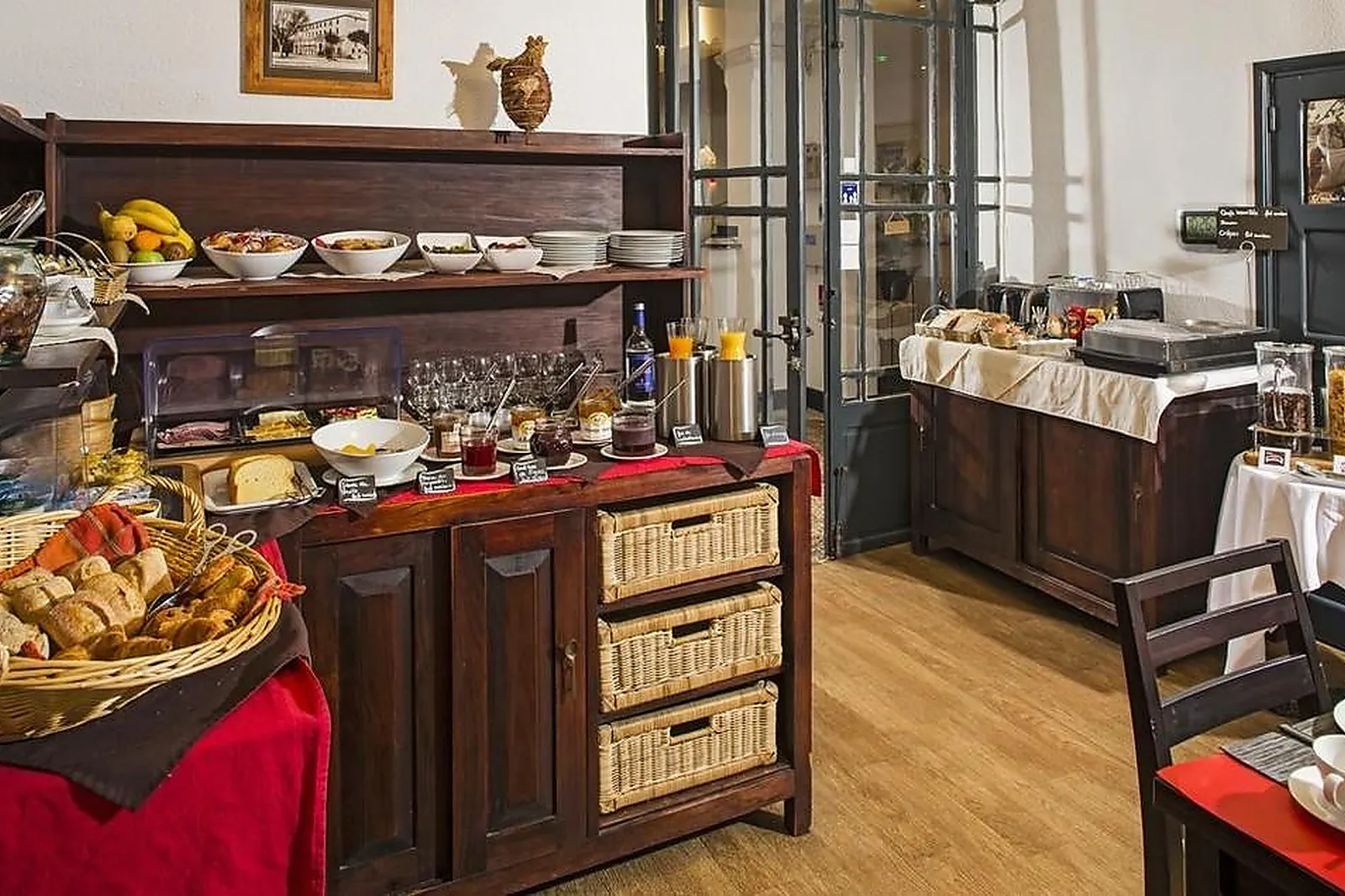 Lieux événementiels, BEST WESTERN LE COMTADIN