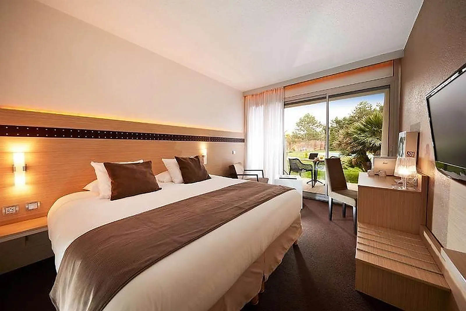 Lieux événementiels, BEST WESTERN PLUS CLOS SYRAH