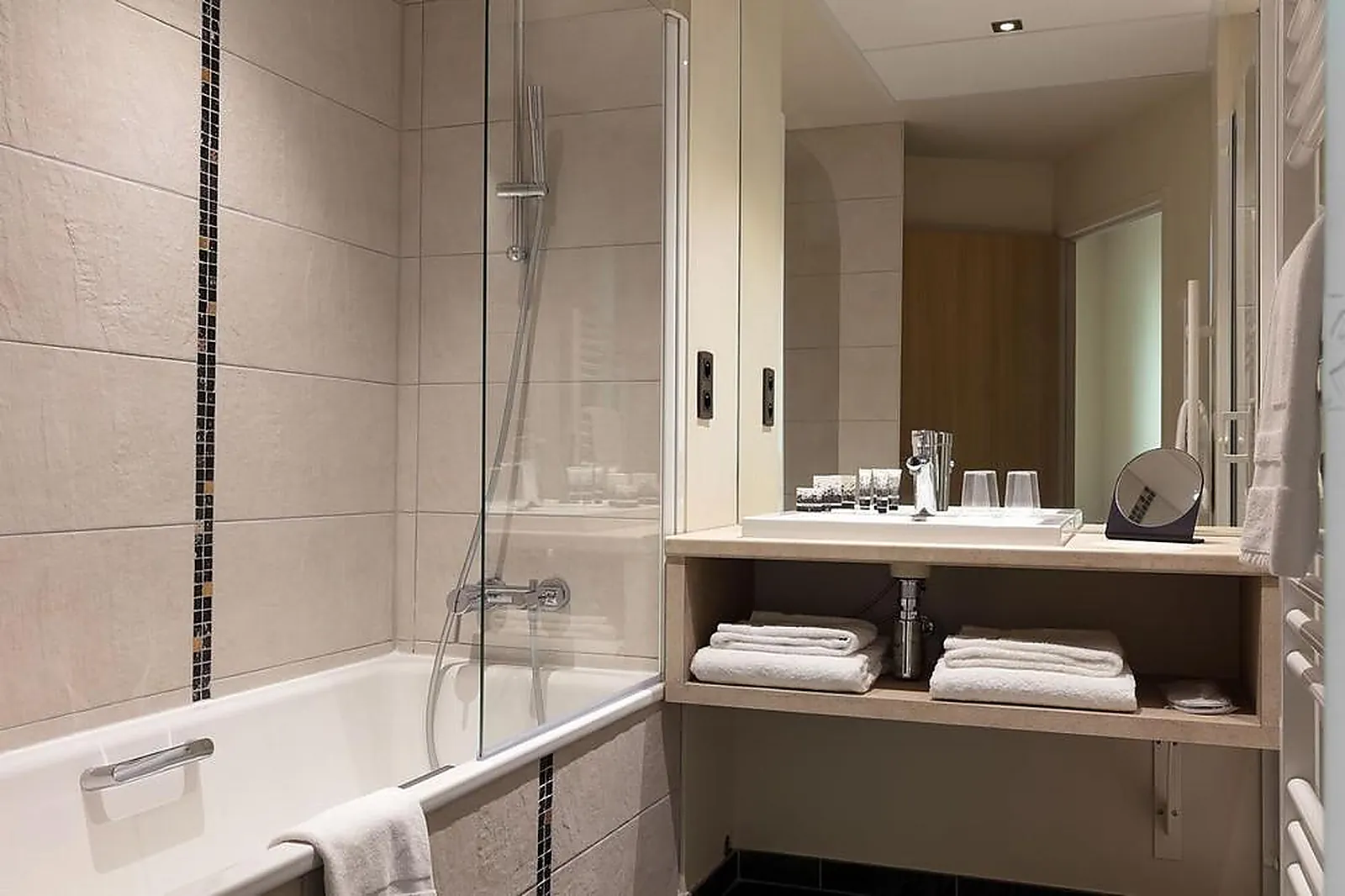 Lieux événementiels, BEST WESTERN PLUS HOTEL ESCAPADE SENLIS