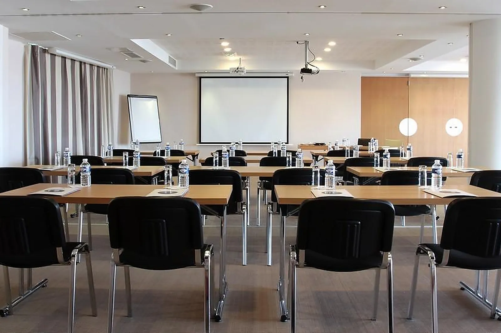 Lieux événementiels, BEST WESTERN PLUS HÔTEL LA RADE