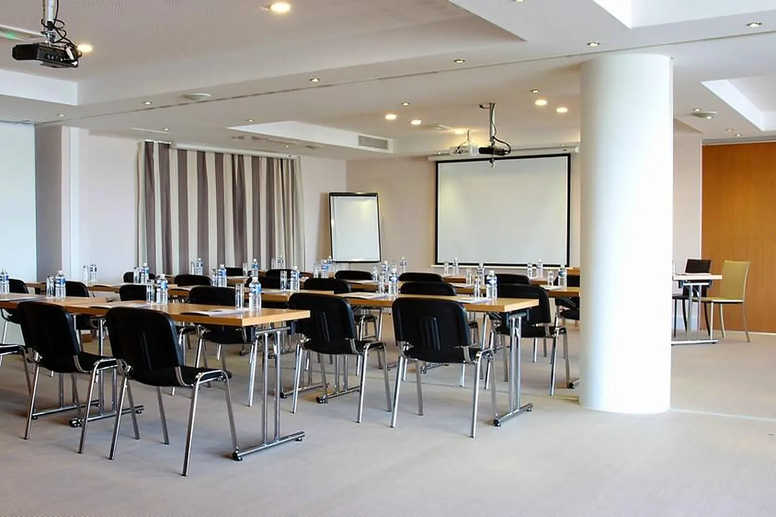 Lieux événementiels, BEST WESTERN PLUS HÔTEL LA RADE