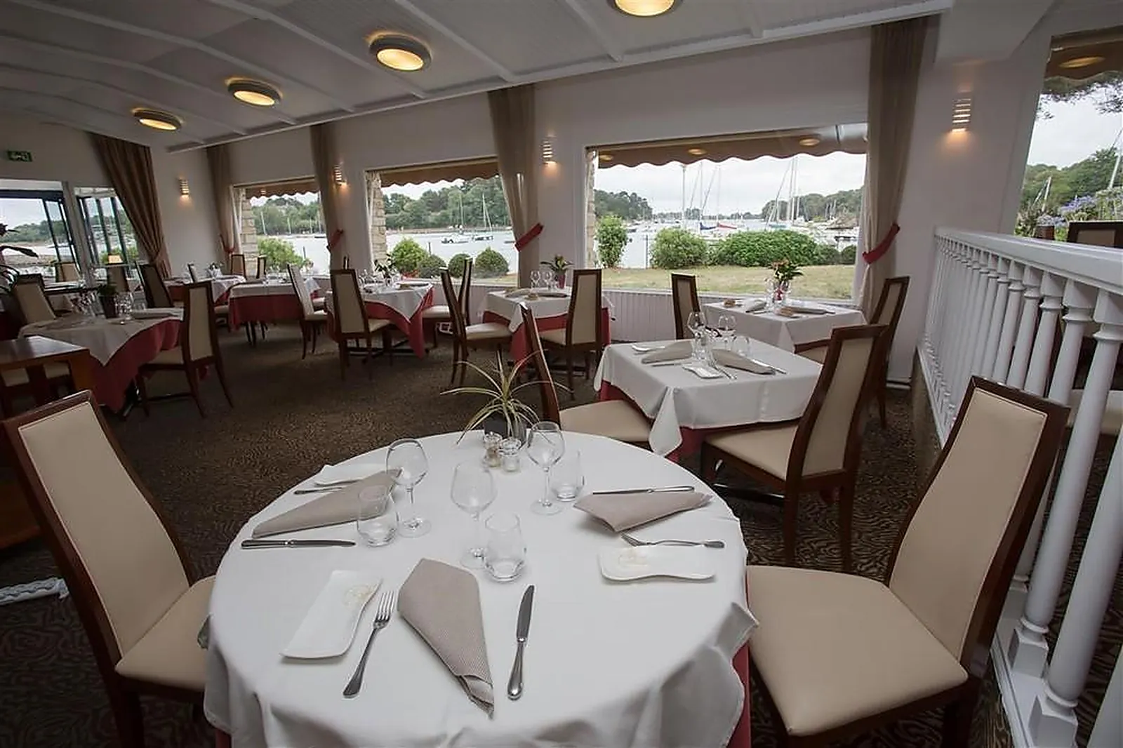 Lieux événementiels, BEST WESTERN PLUS HÔTEL LE ROOF