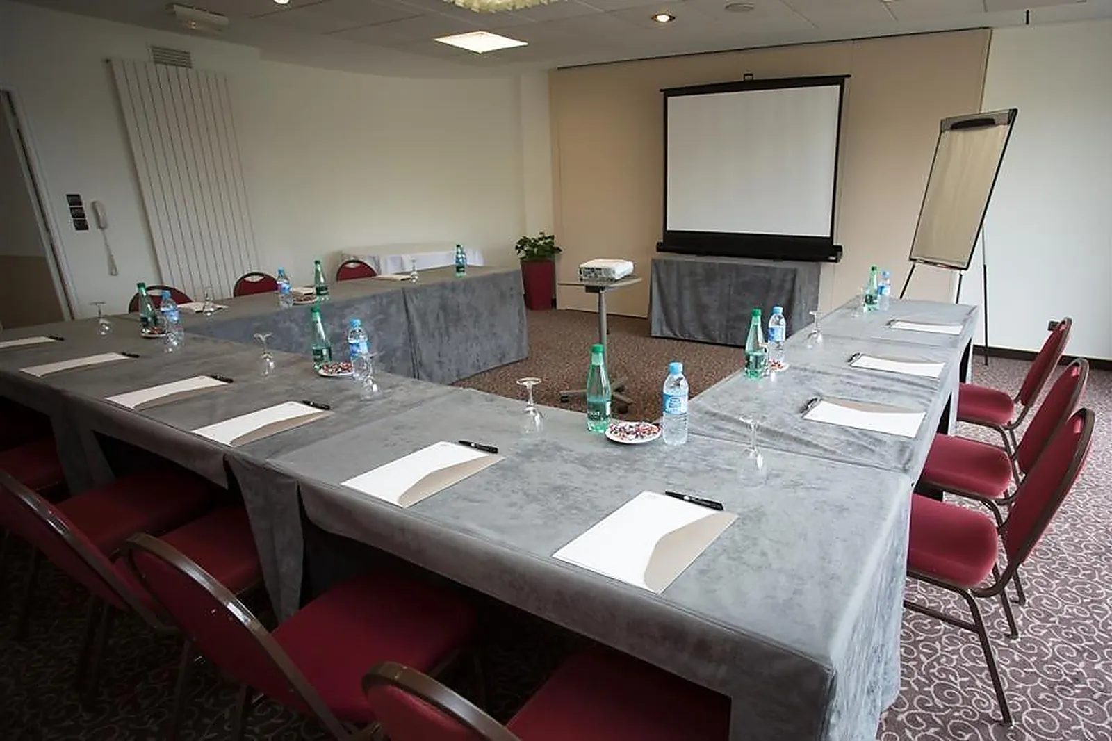 Lieux événementiels, BEST WESTERN PLUS HÔTEL LE ROOF