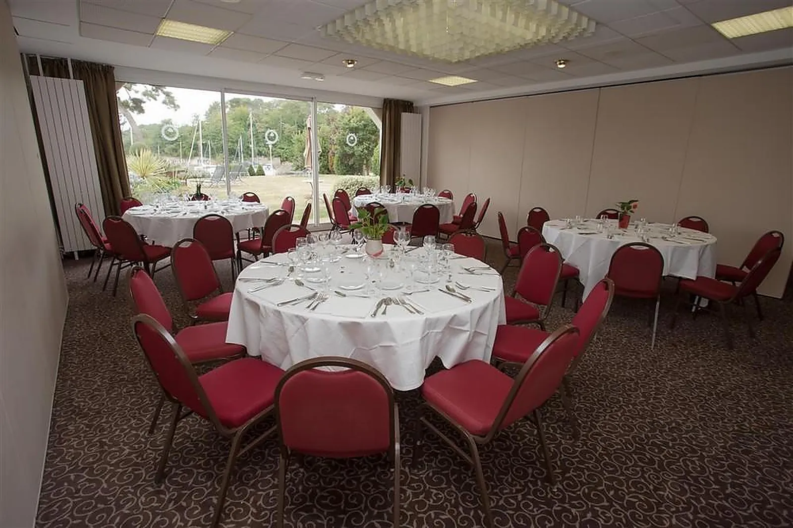 Lieux événementiels, BEST WESTERN PLUS HÔTEL LE ROOF