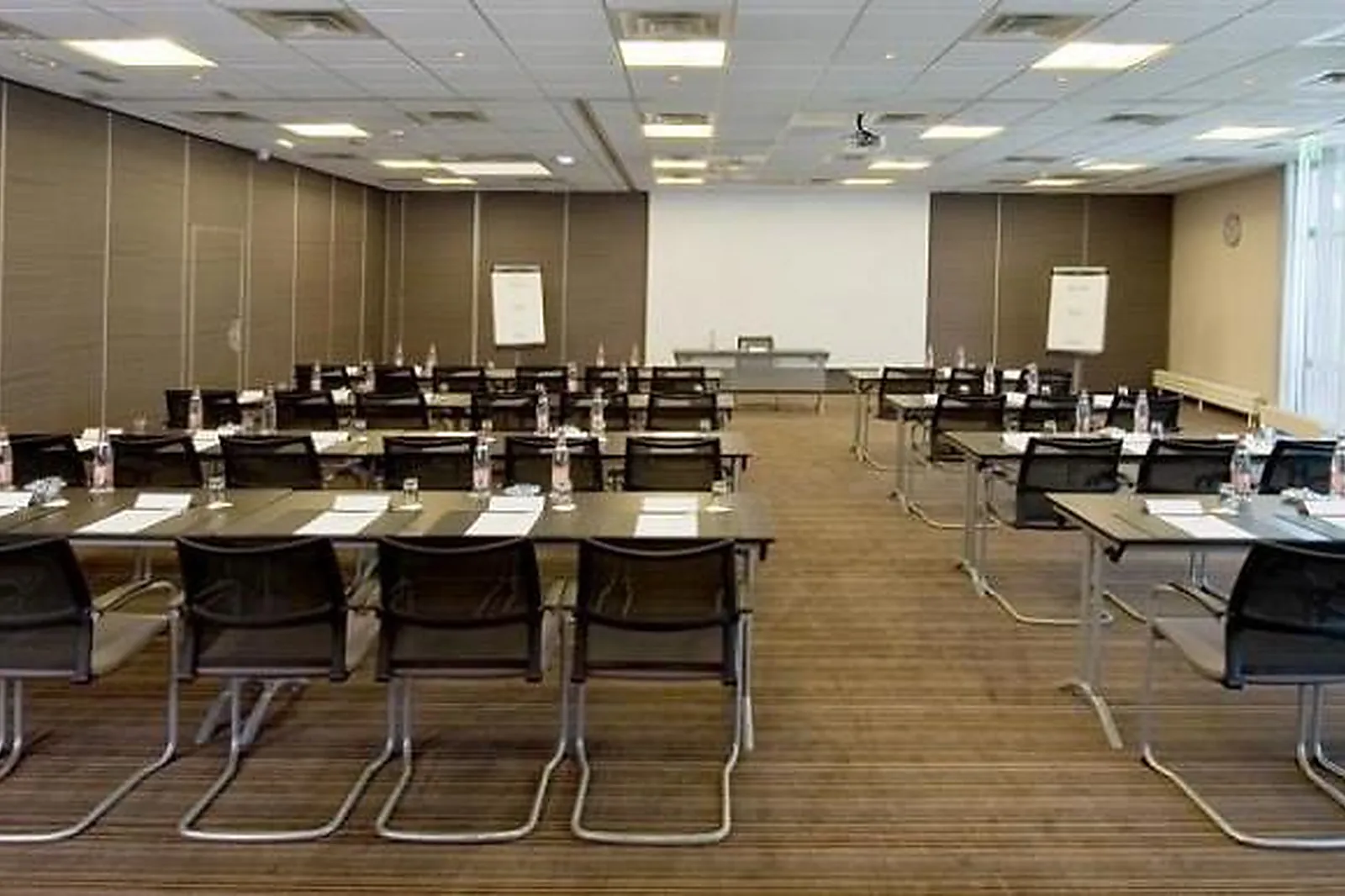 Lieux événementiels, BEST WESTERN PLUS PARIS ORLY AÉROPORT