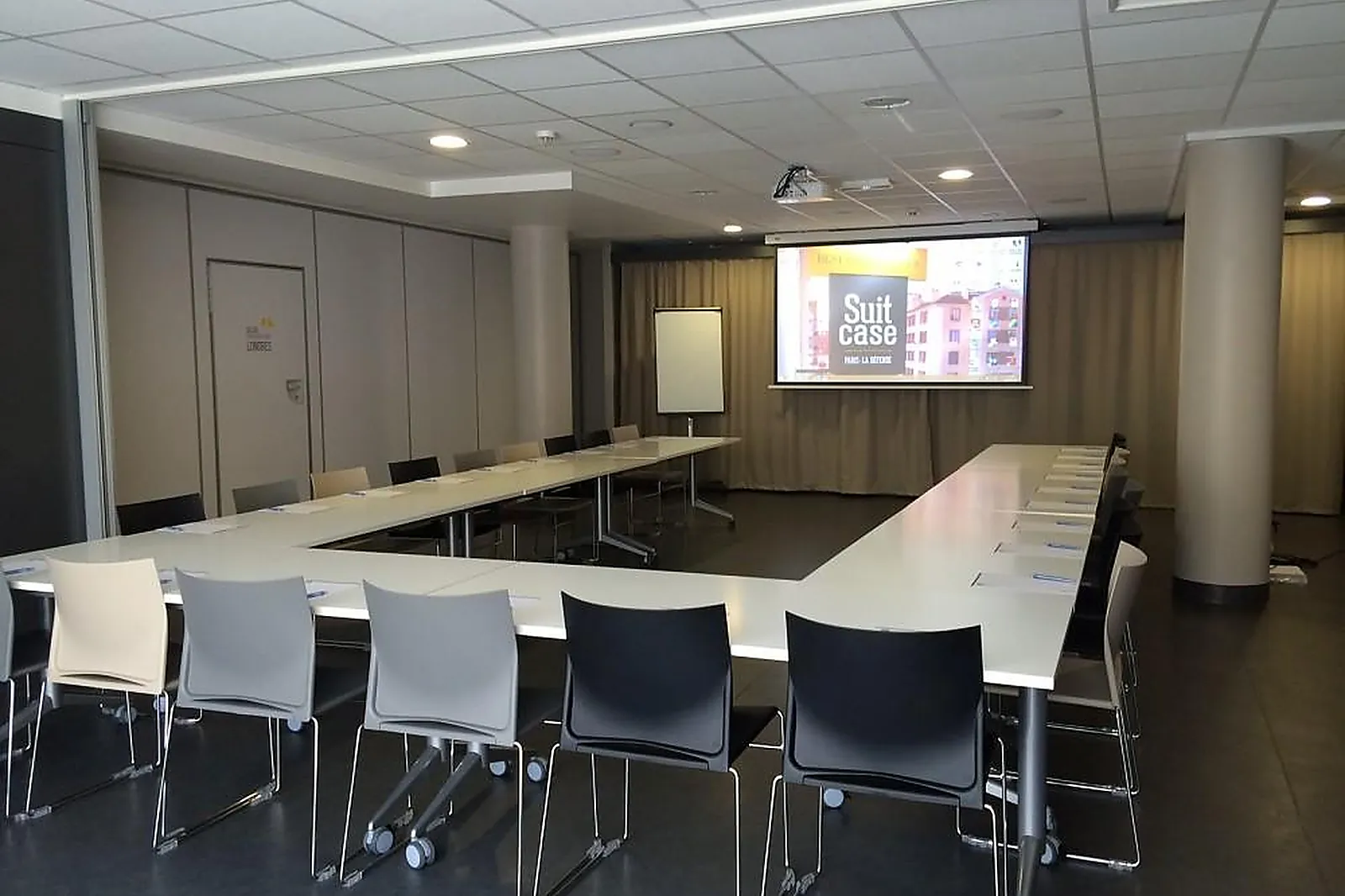 Lieux événementiels, BEST WESTERN PLUS SUITCASE PARIS LA DÉFENSE