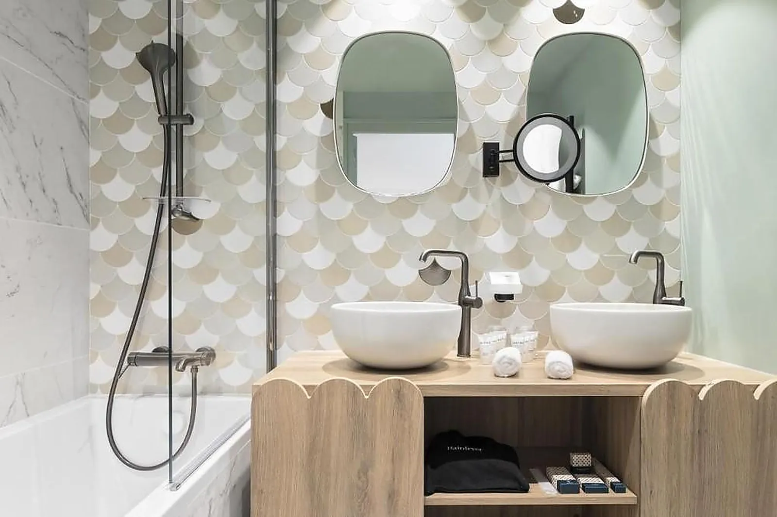 Lieux événementiels, BLACK BASS HÔTEL