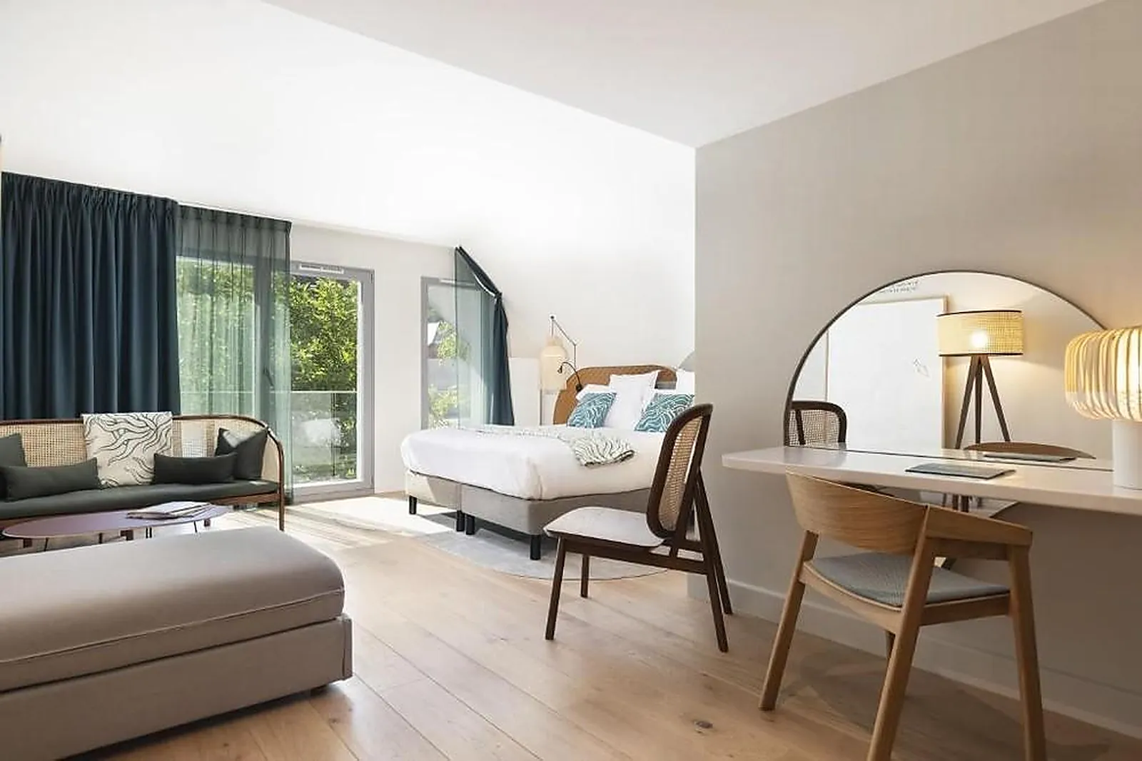 Lieux événementiels, BLACK BASS HÔTEL