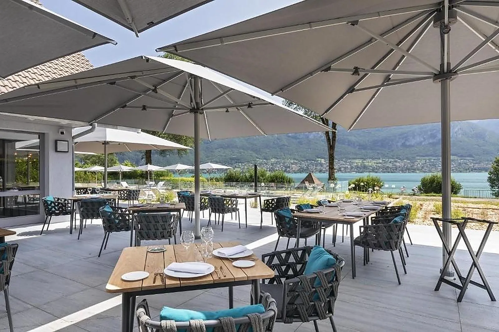 Lieux événementiels, BLACK BASS HÔTEL