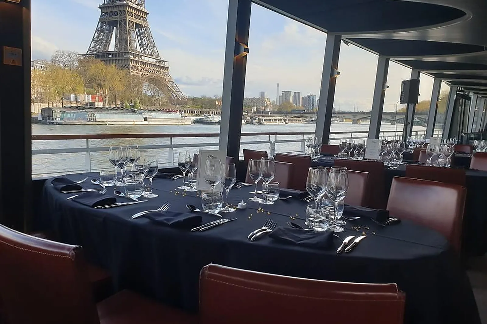 Lieux événementiels, BLEU SEINE BEL AMI