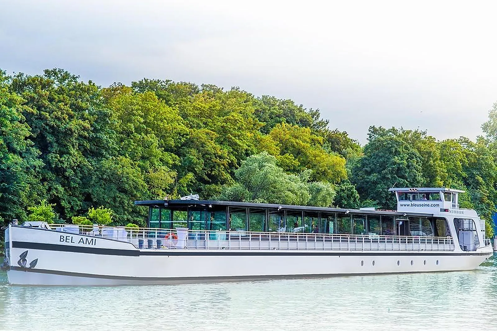 Lieux événementiels, BLEU SEINE BEL AMI