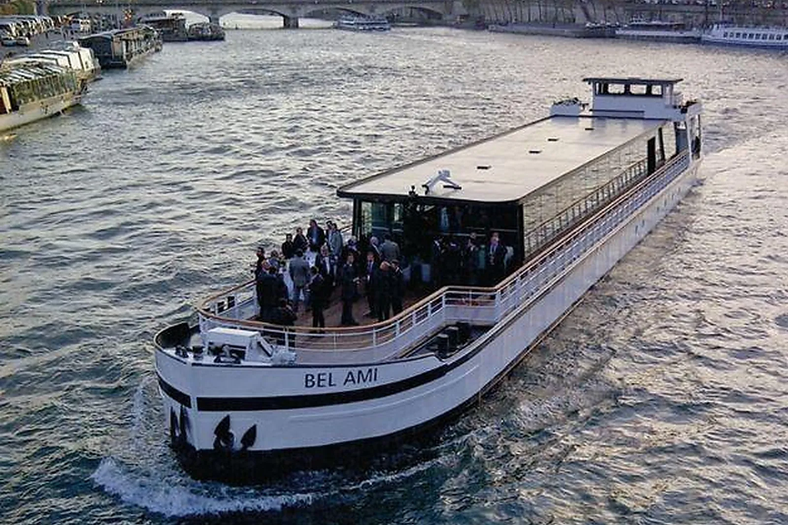 Lieux événementiels, BLEU SEINE BEL AMI