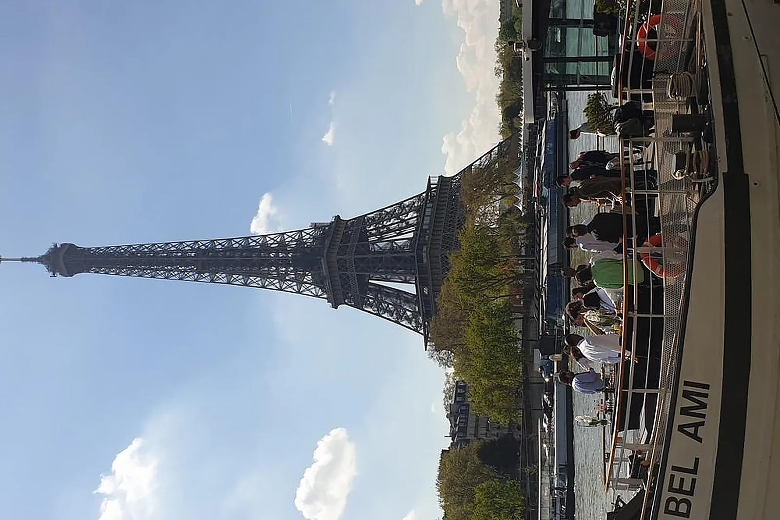 Lieux événementiels, BLEU SEINE BEL AMI