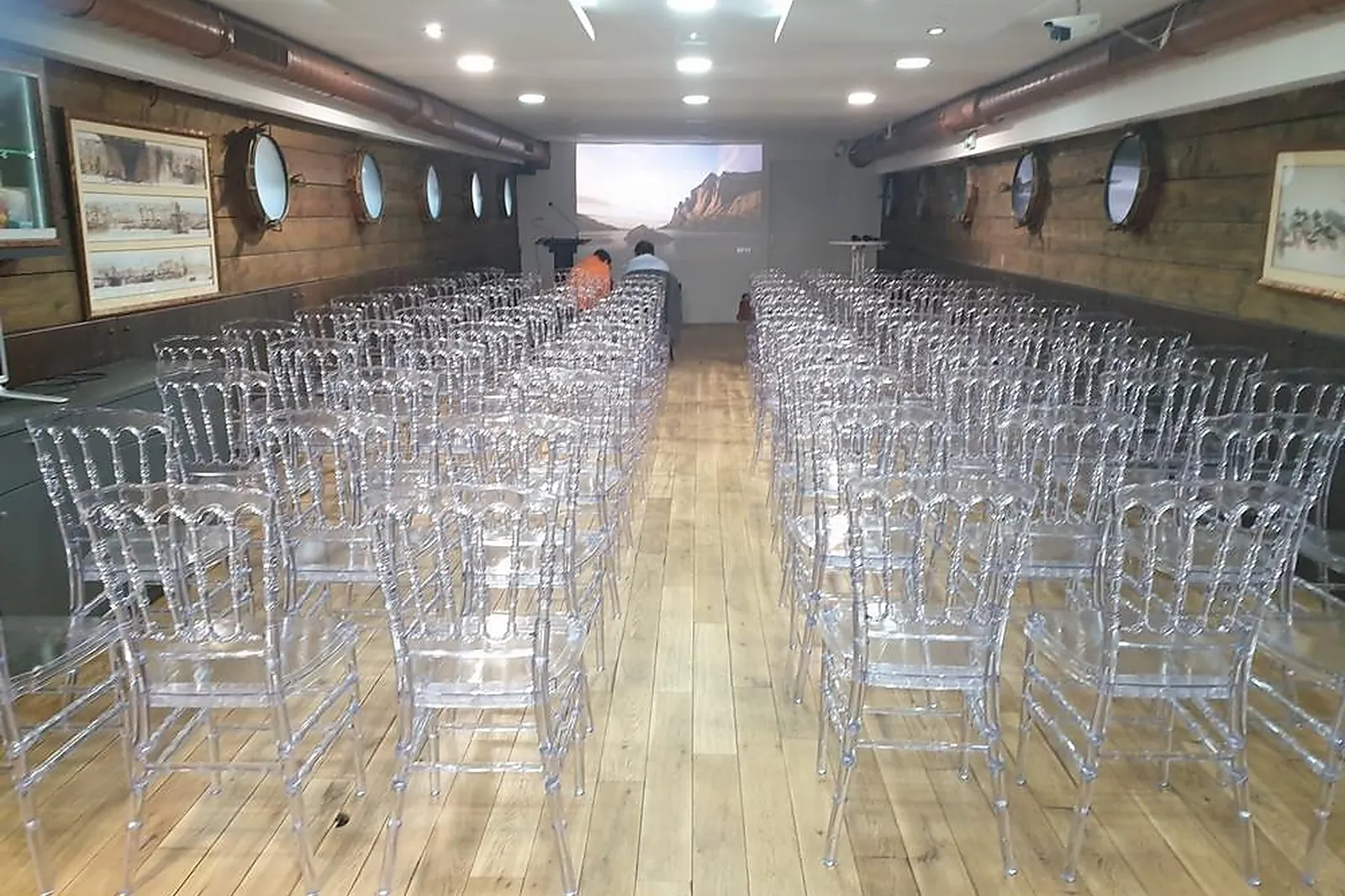 Lieux événementiels, BLEU SEINE LE DAUPHIN