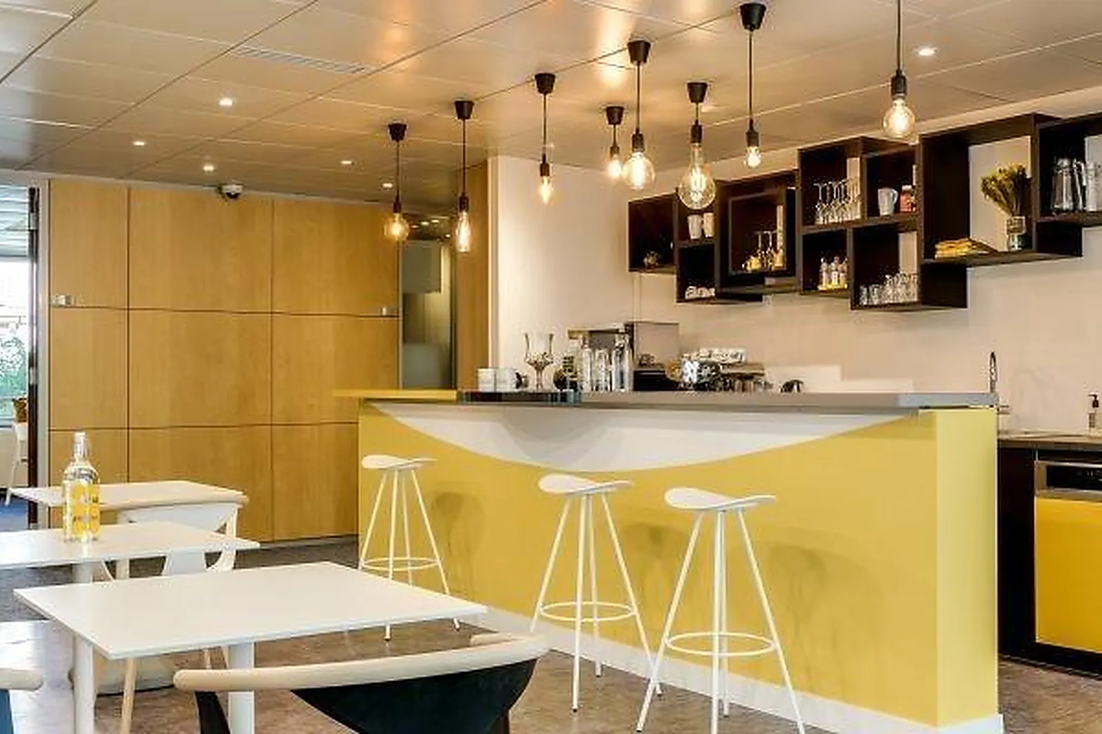 Lieux événementiels, BONNIE AND SMILE