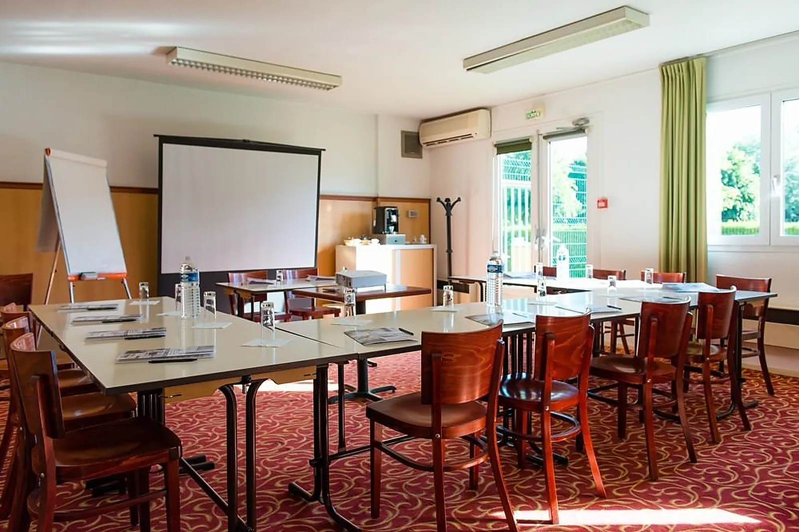 Lieux événementiels, BRIT HOTEL BLOIS LE PREMA