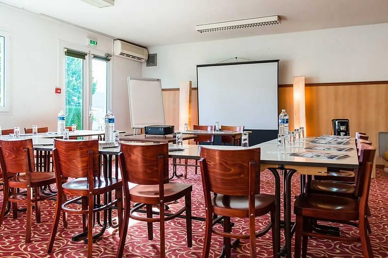 Lieux événementiels, BRIT HOTEL BLOIS LE PREMA