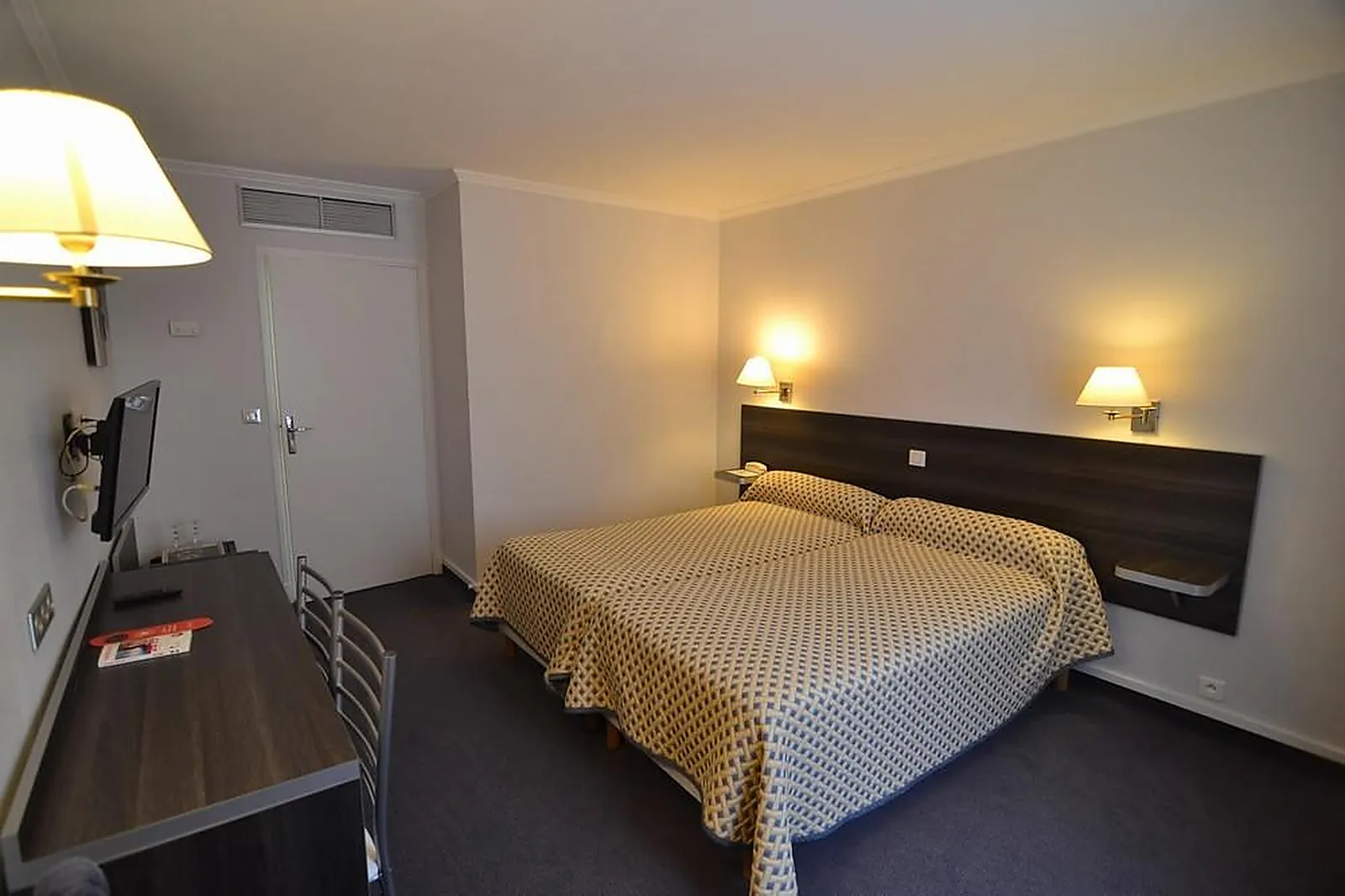 Lieux événementiels, BRIT HOTEL CAHORS LE FRANCE