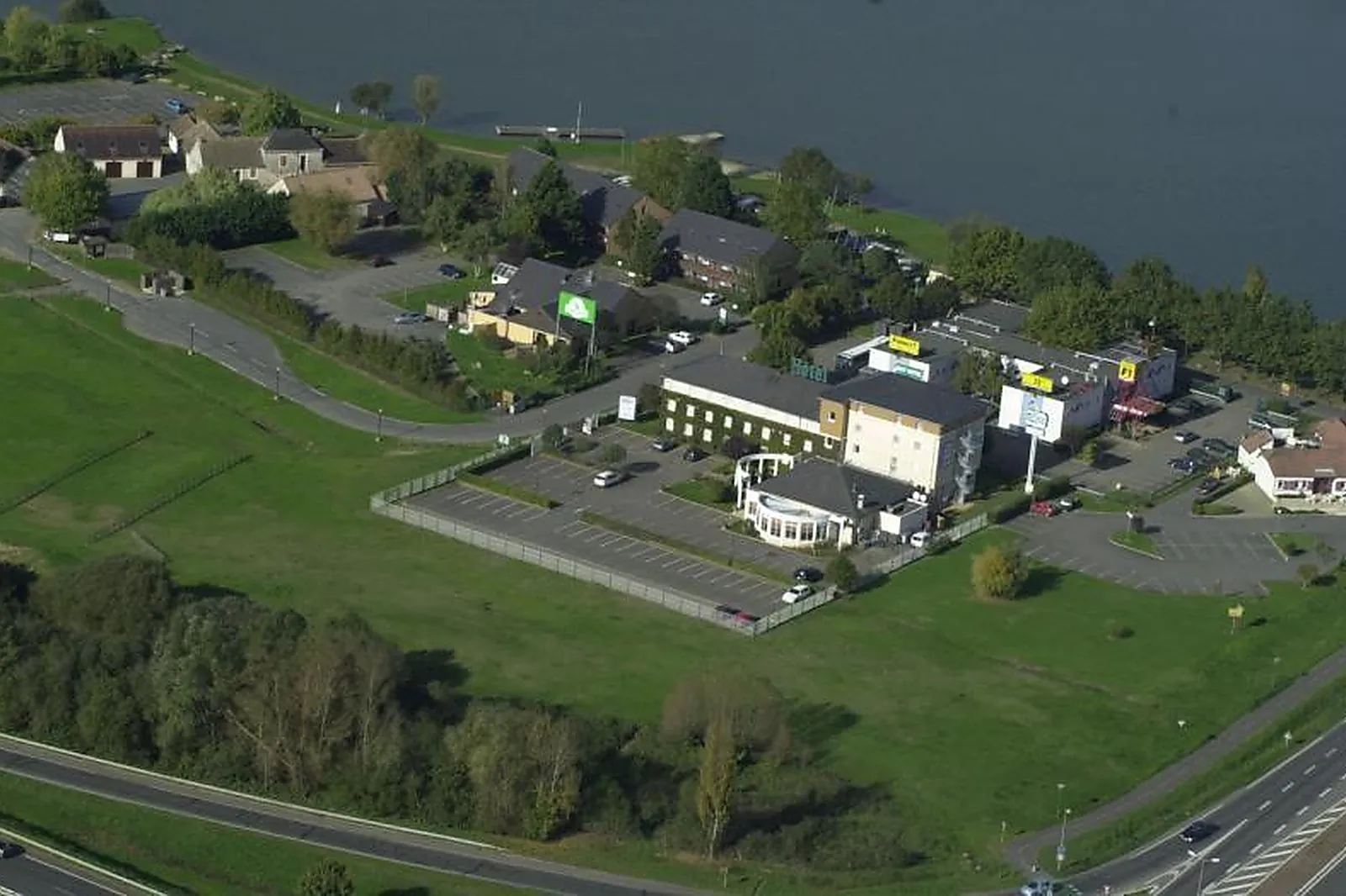 Lieux événementiels, BRIT HÔTEL LE COTTAGE