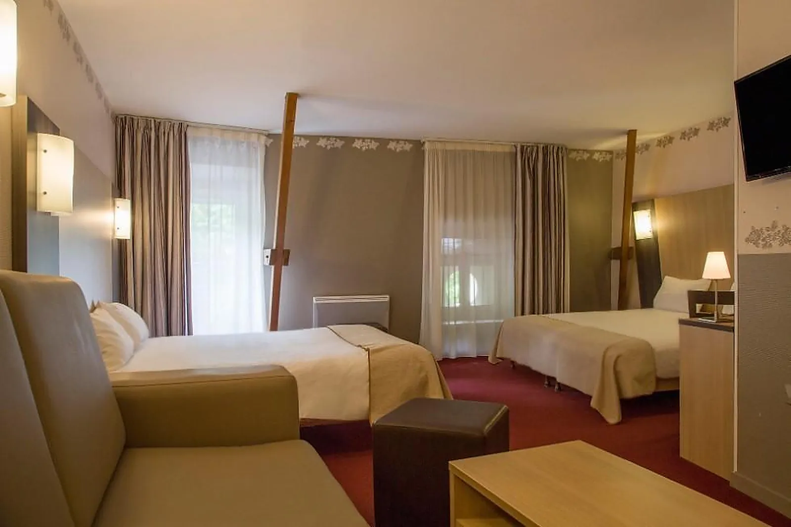 Lieux événementiels, BRIT HOTEL LE LION D'OR CHINON