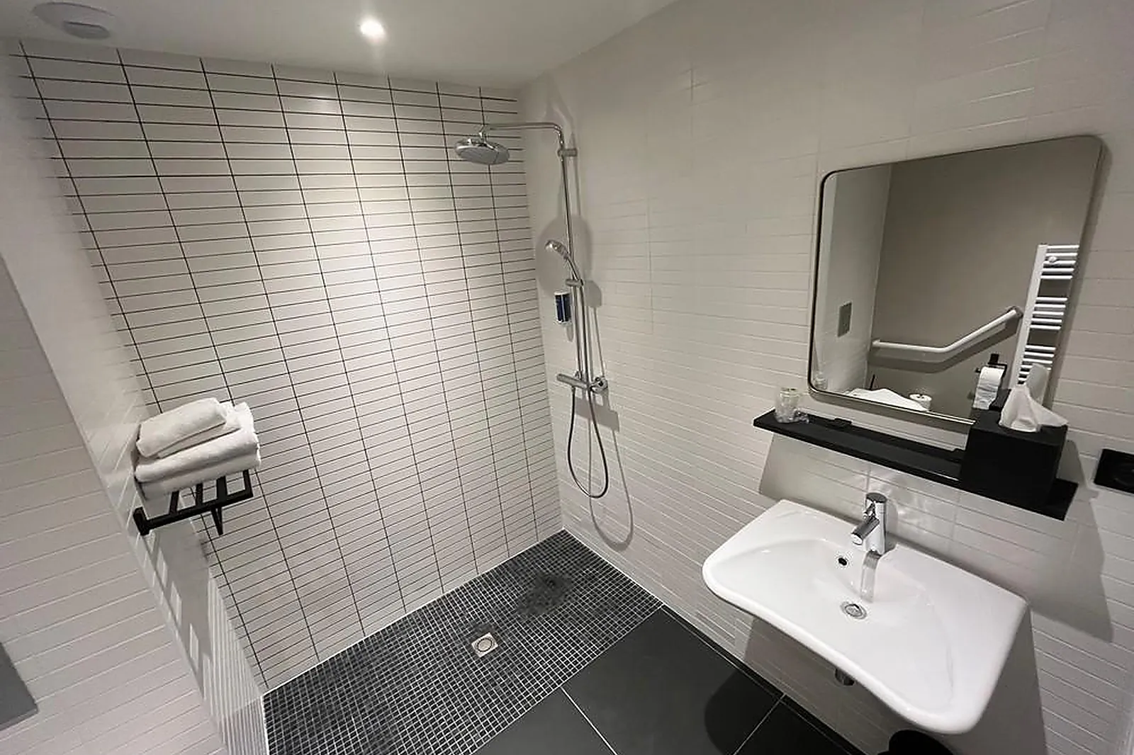 Lieux événementiels, BRIT HOTEL LES VOYAGEURS